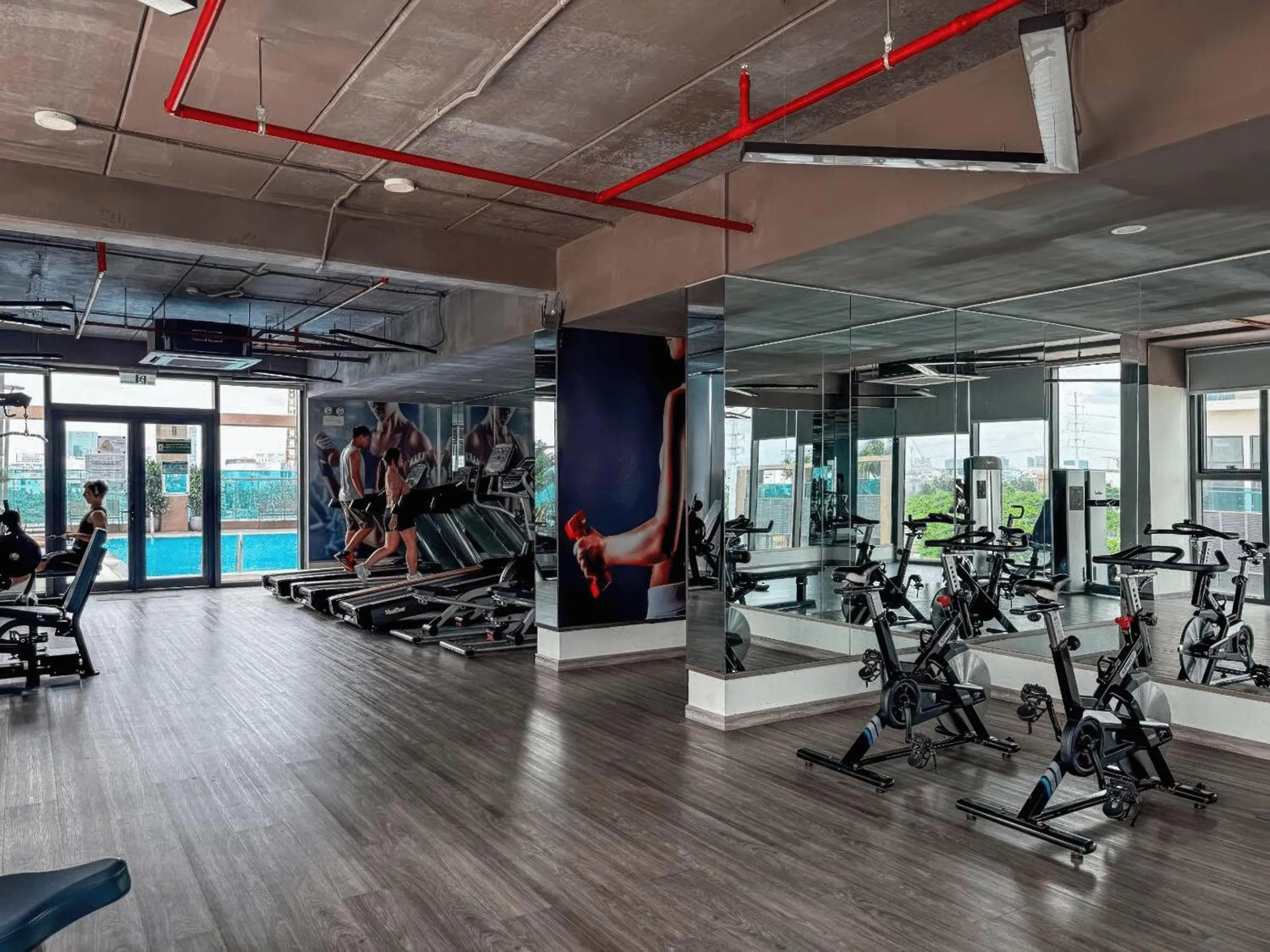 Fitness centre/facilities in Eco Green Saigon - Free Gym & Netflix & Pool