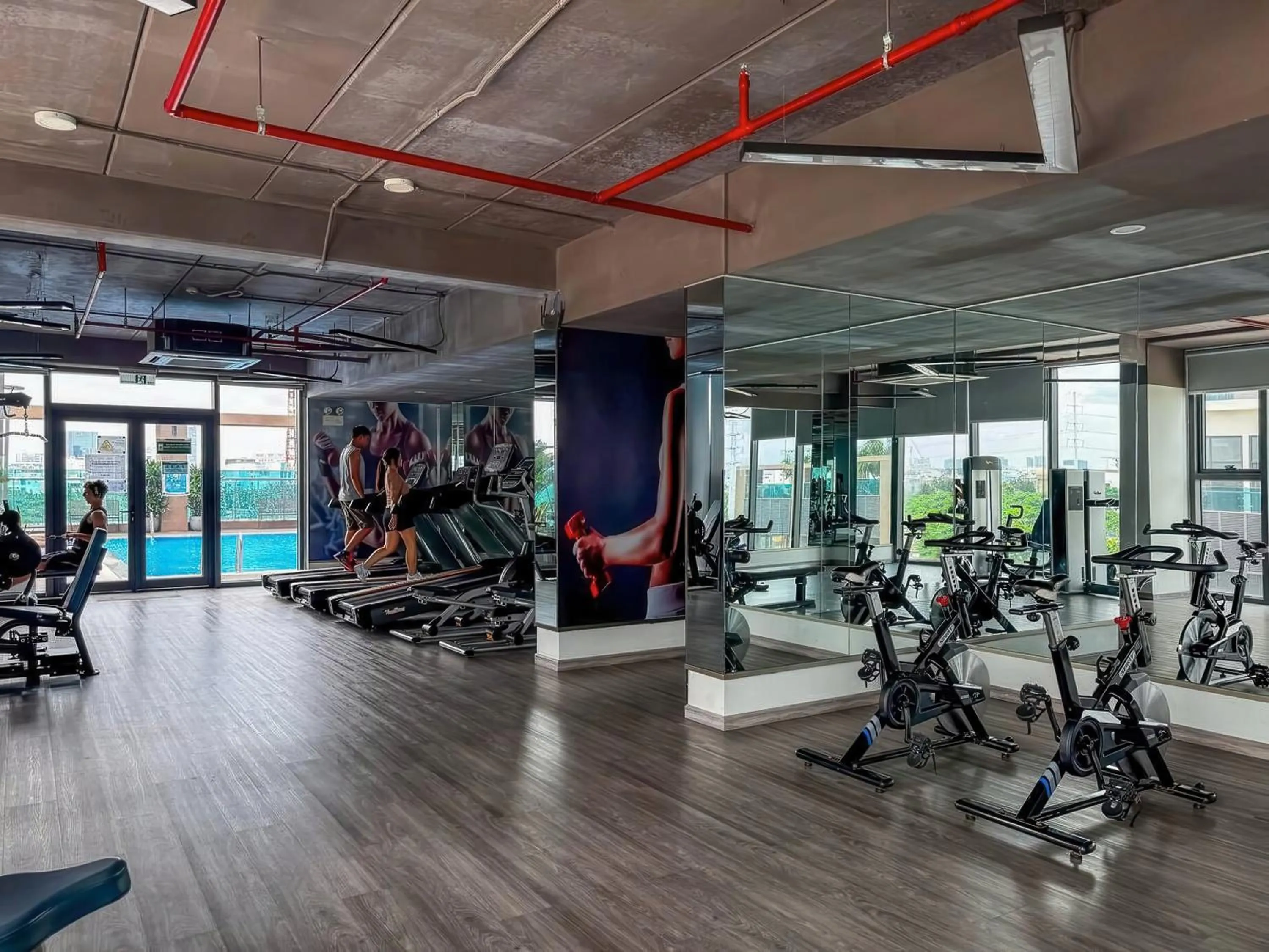 Fitness centre/facilities in Eco Green Saigon - Free Gym & Netflix & Pool