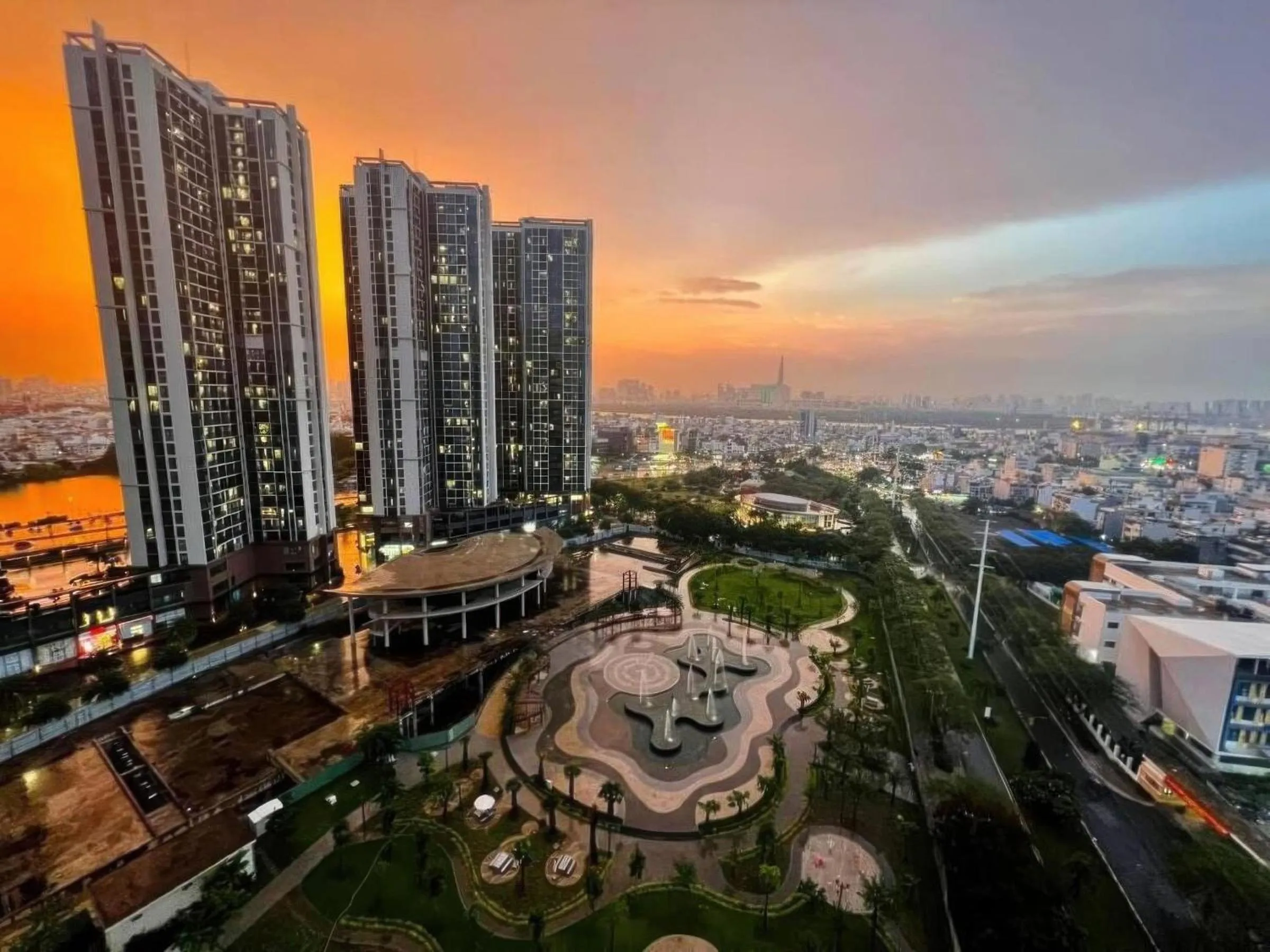 Property building in Eco Green Saigon - Free Gym & Netflix & Pool