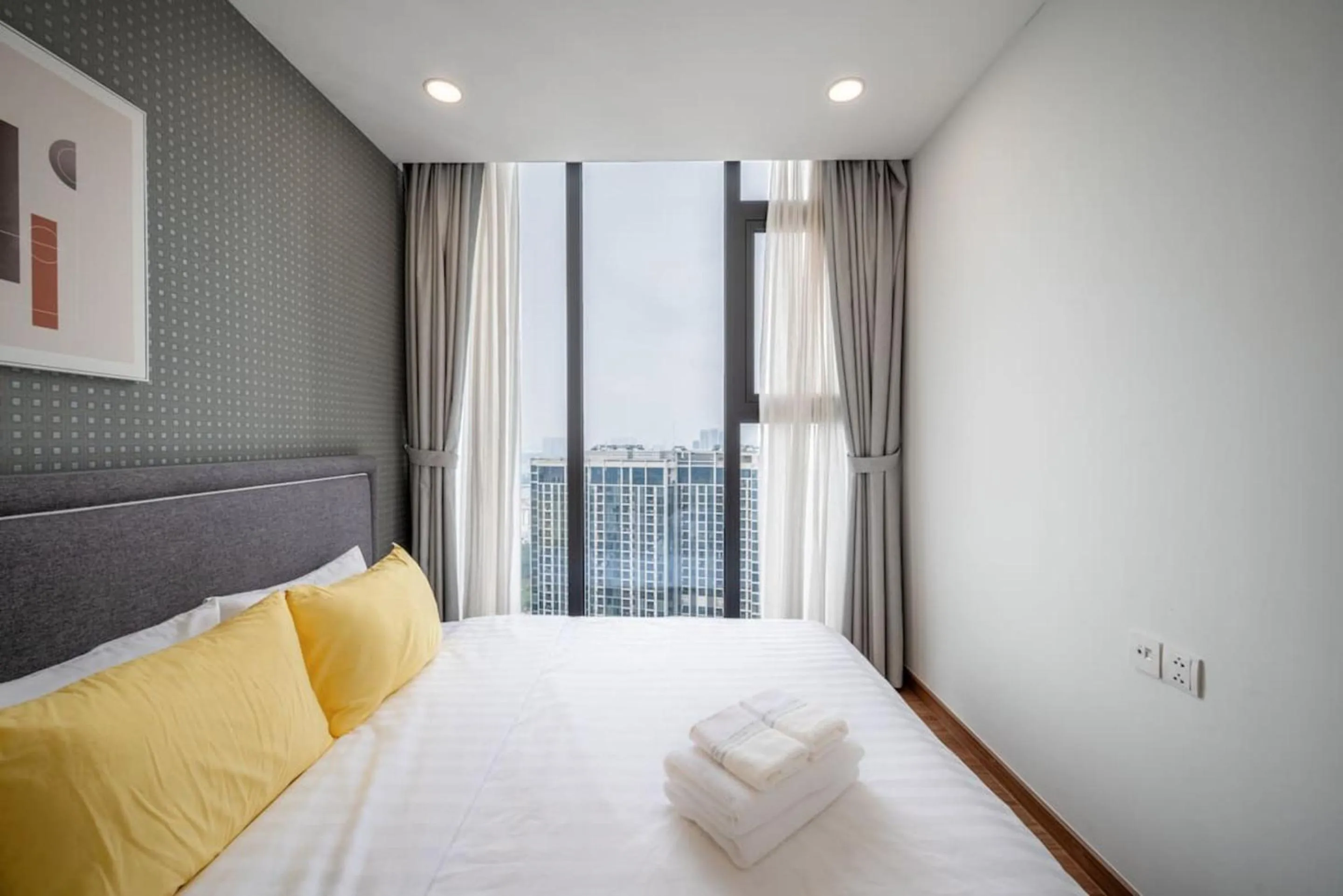 Bed in Eco Green Saigon - Free Gym & Netflix & Pool