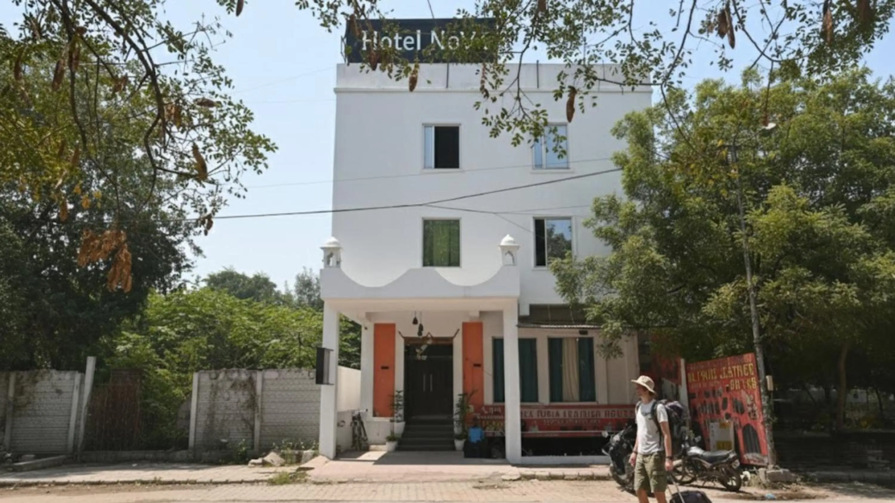 Hotel Novo Agra - 1 Km From Taj Mahal
