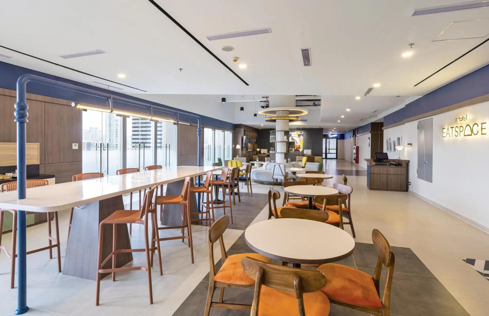 Restaurant/places to eat in ARTOTEL Hub Simpang Temu Jakarta