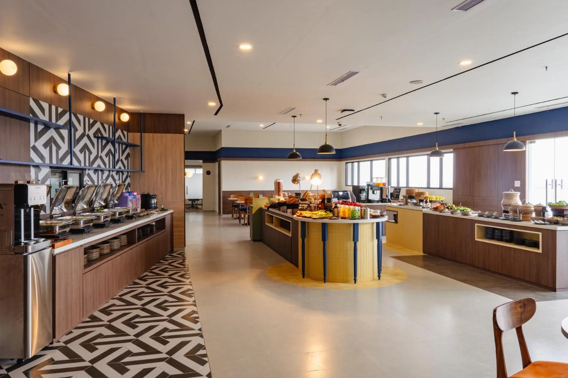 Restaurant/places to eat in ARTOTEL Hub Simpang Temu Jakarta