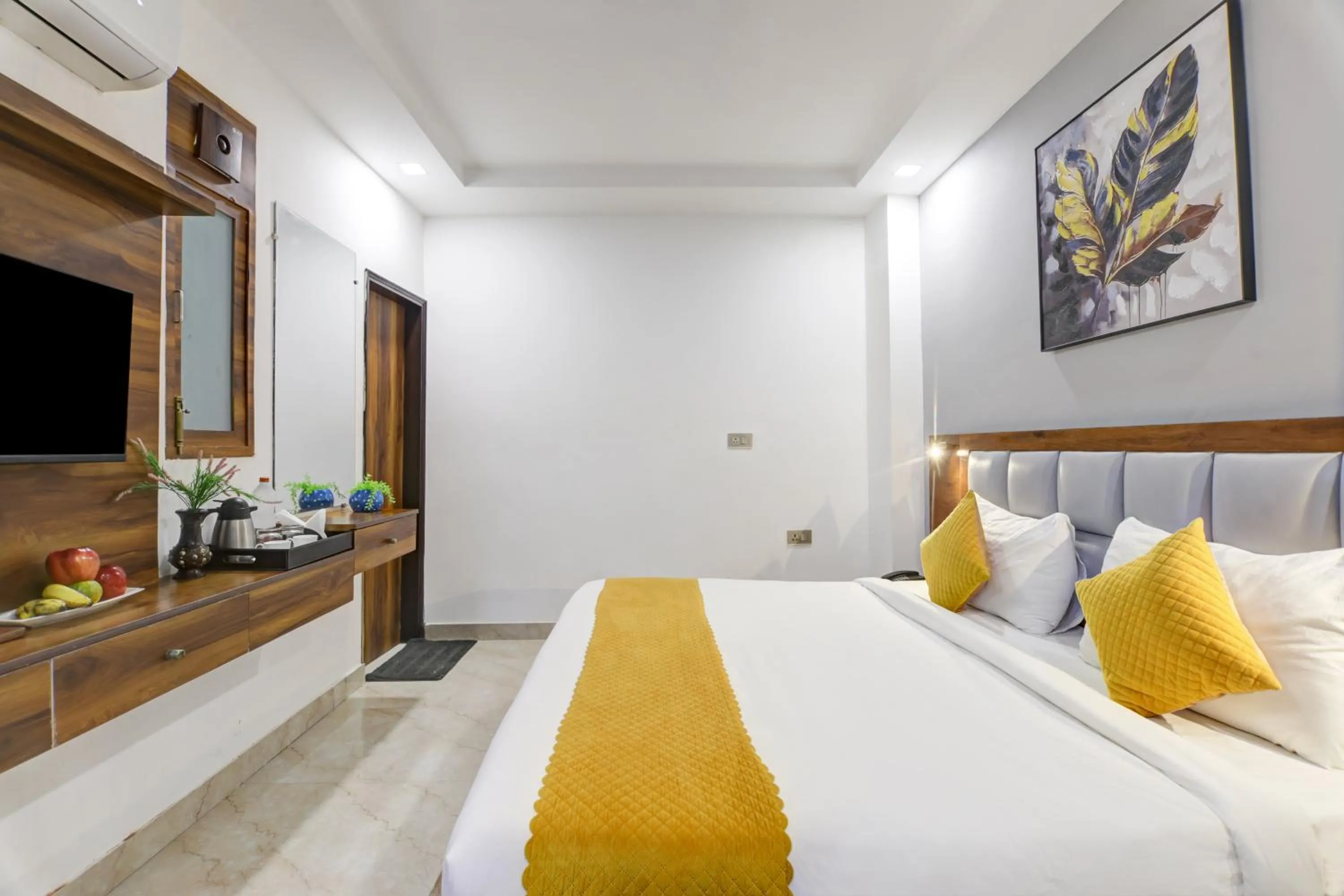 Bed in Status By Hotel The Emporio
