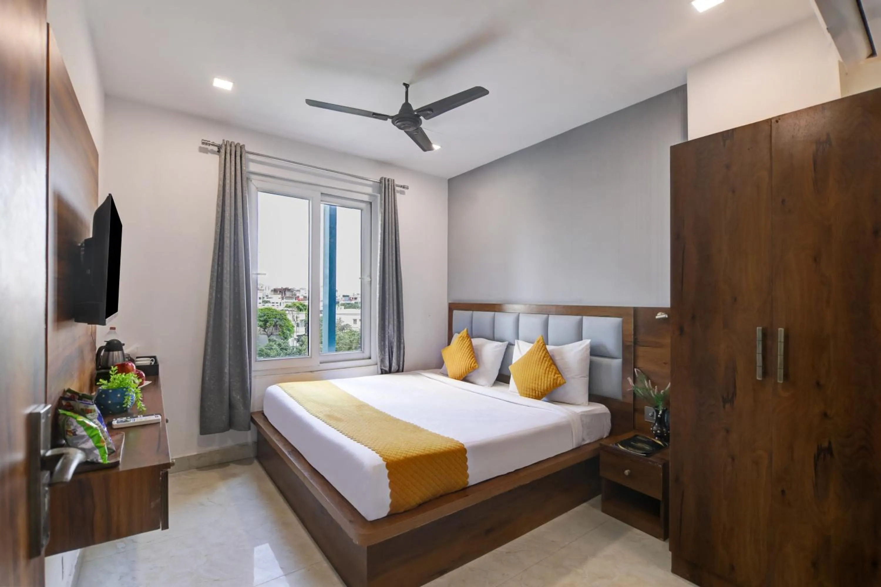 Bed in Status By Hotel The Emporio
