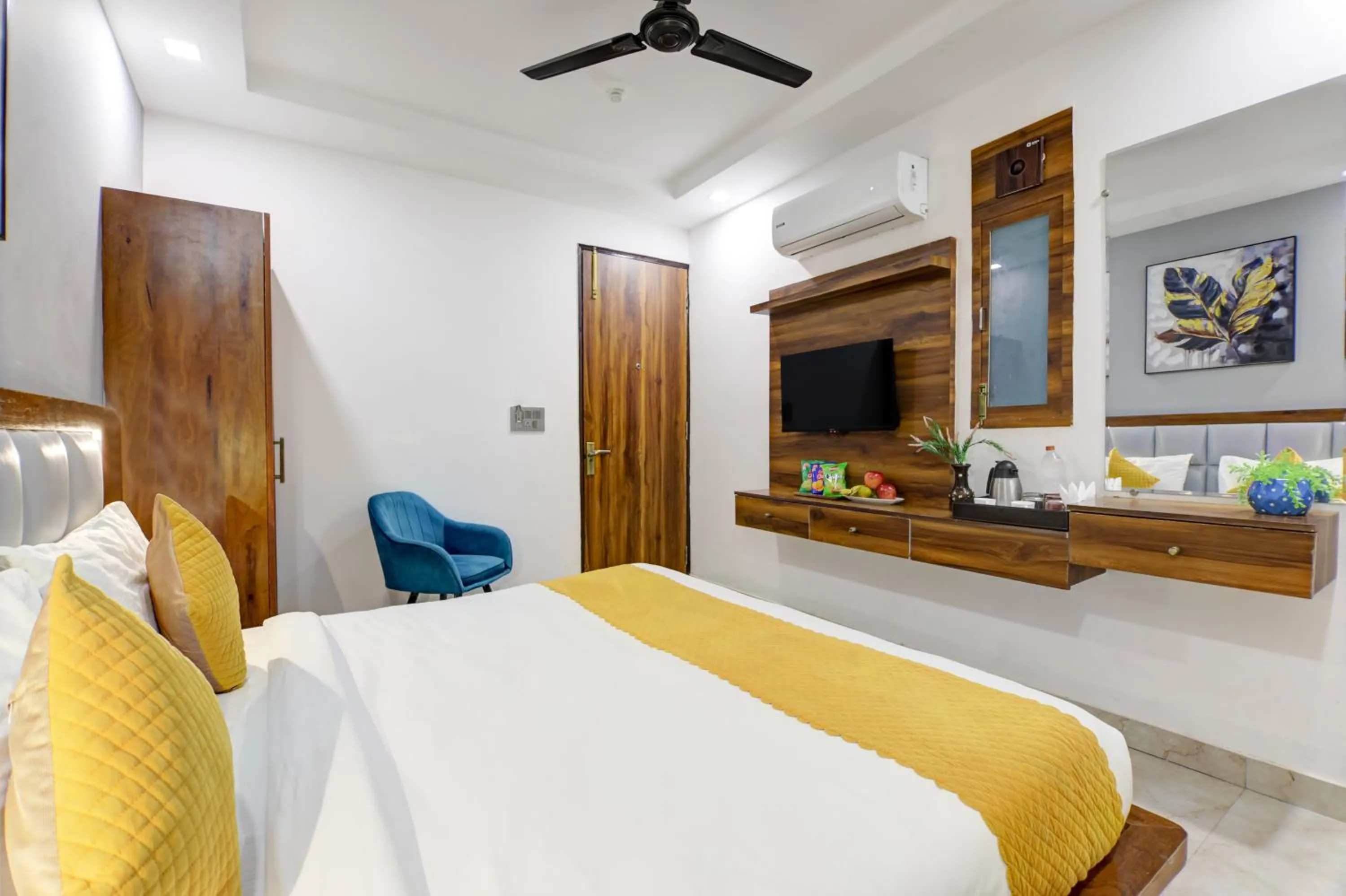 Bed in Status By Hotel The Emporio