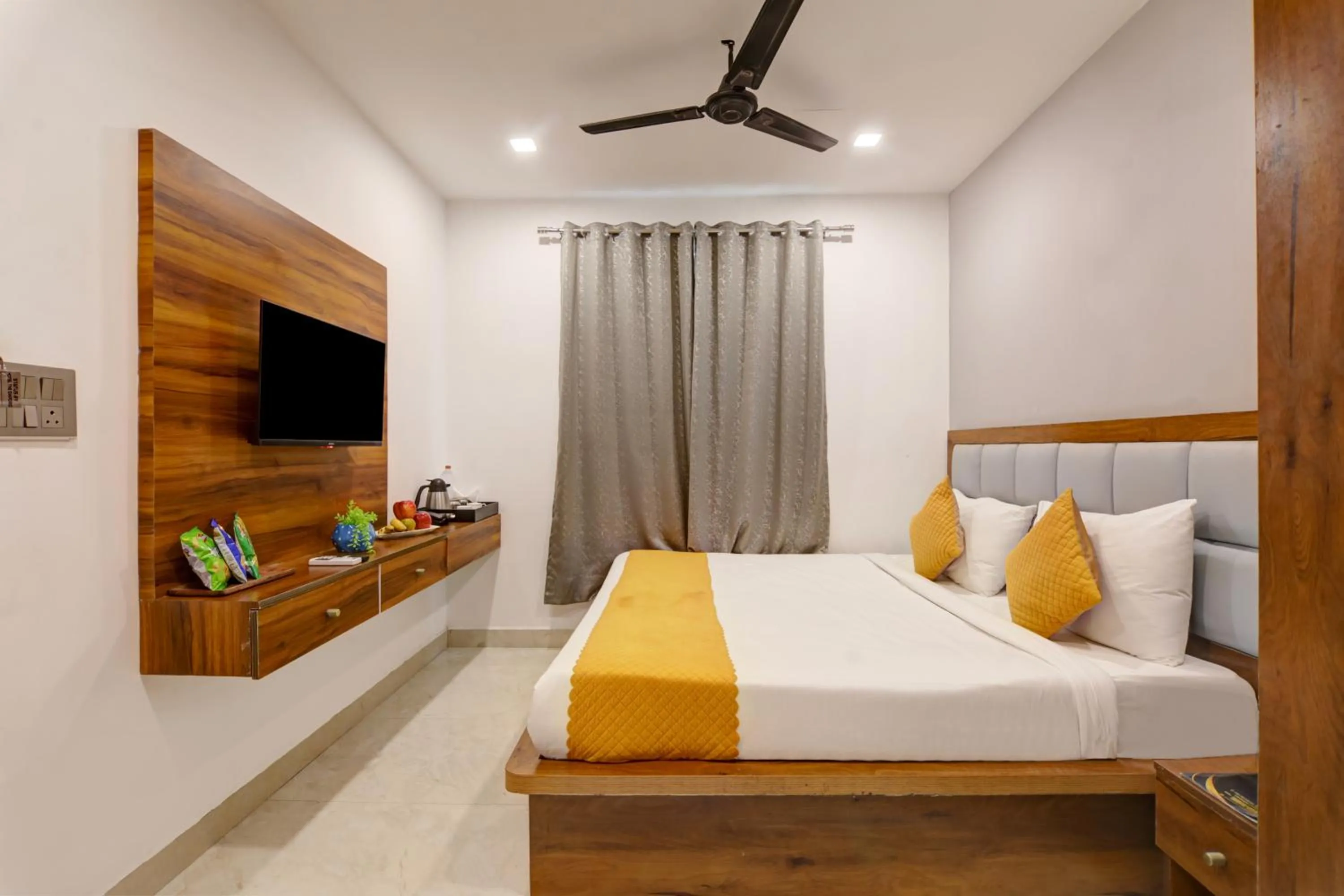 Bed in Status By Hotel The Emporio