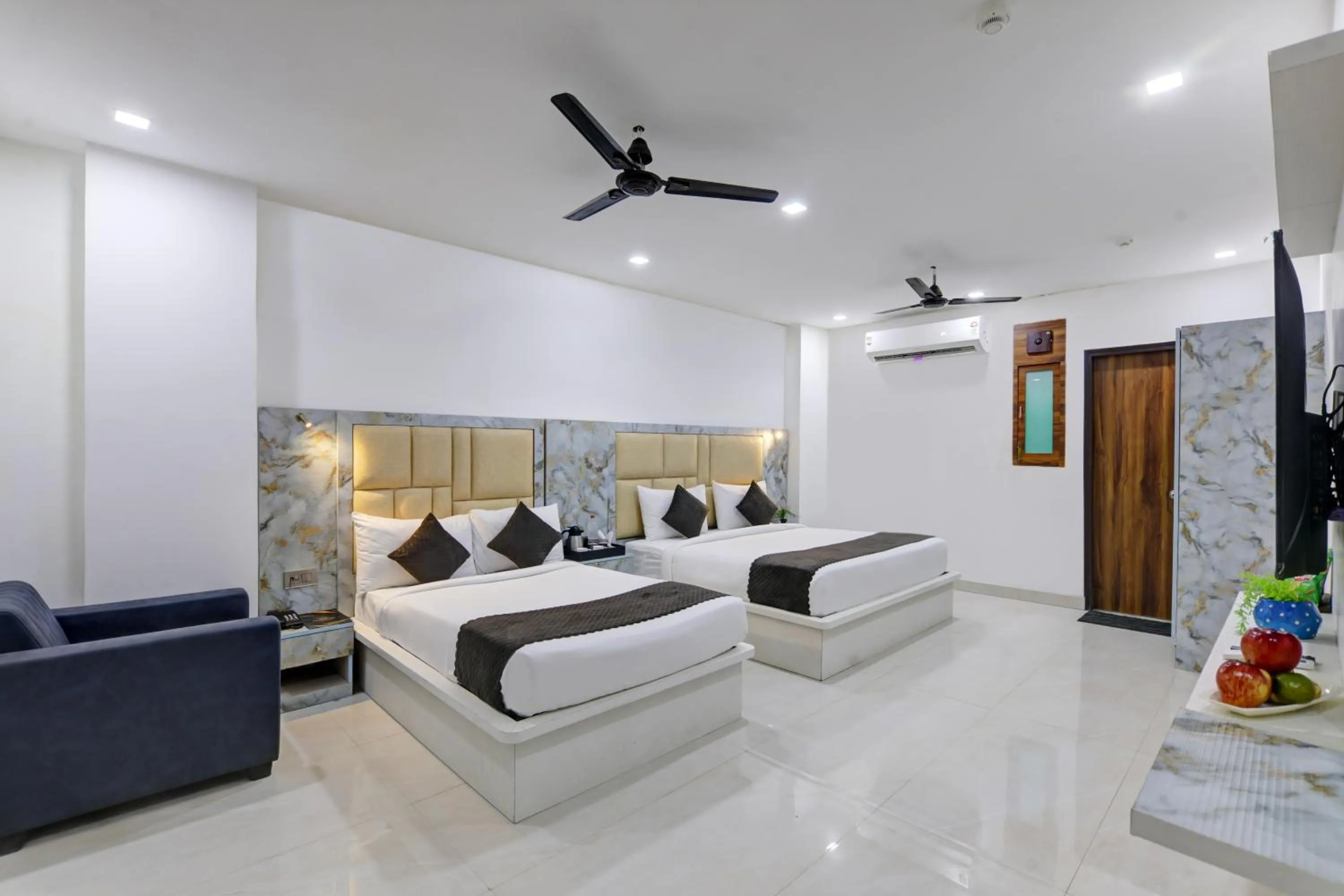 Bed in Status By Hotel The Emporio