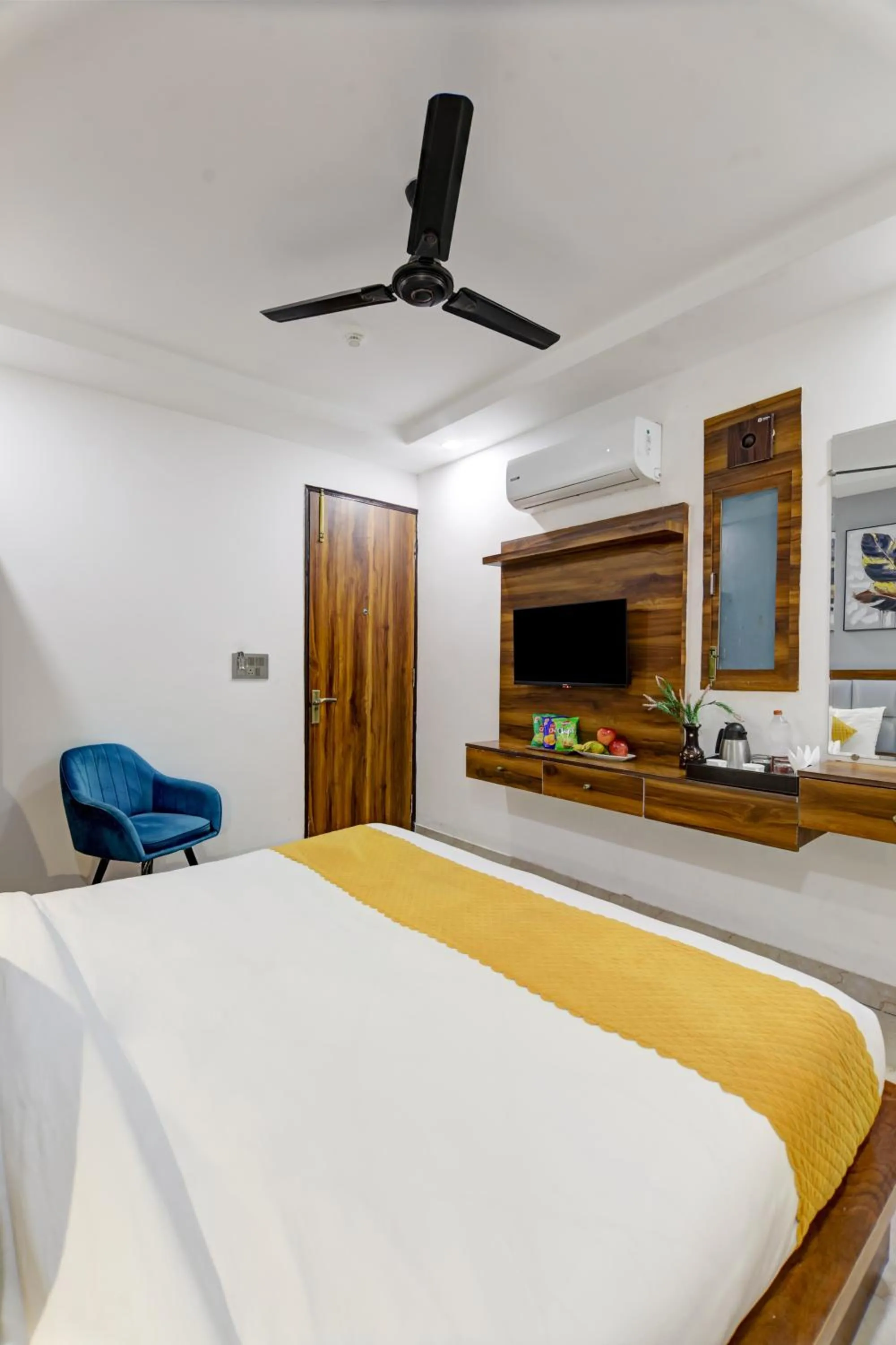 Bed in Status By Hotel The Emporio