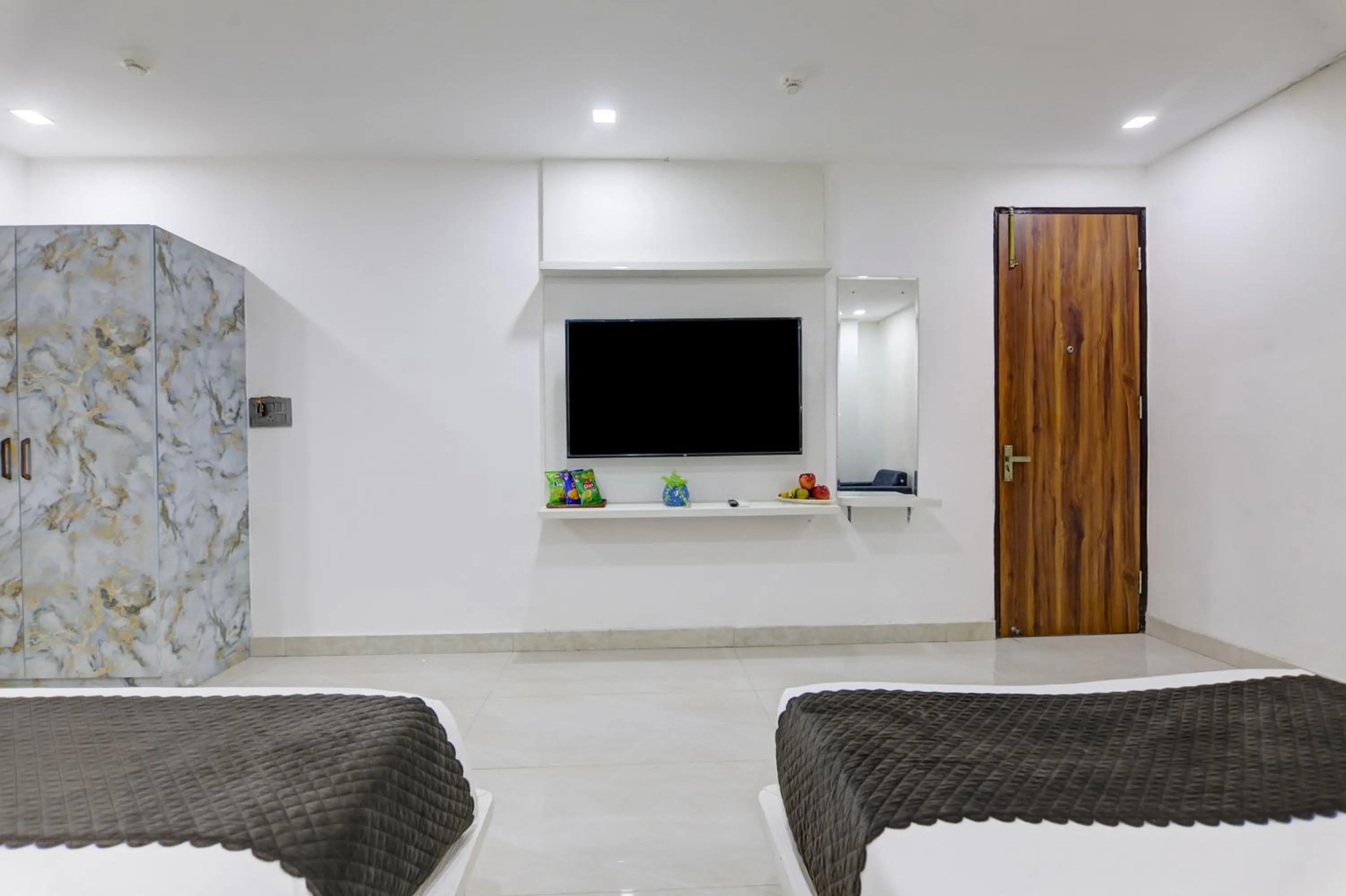 TV and multimedia in Status By Hotel The Emporio