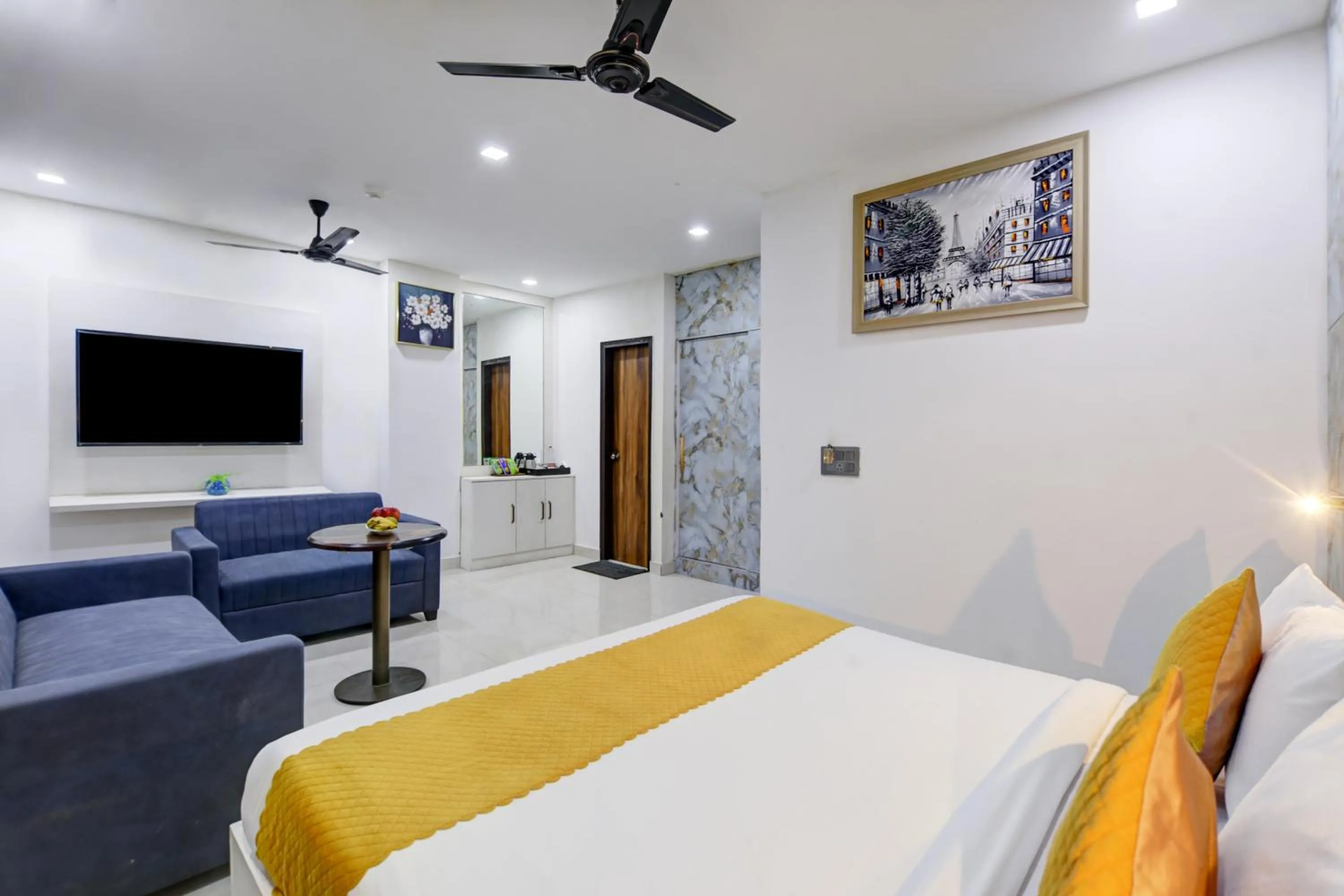 Bed in Status By Hotel The Emporio