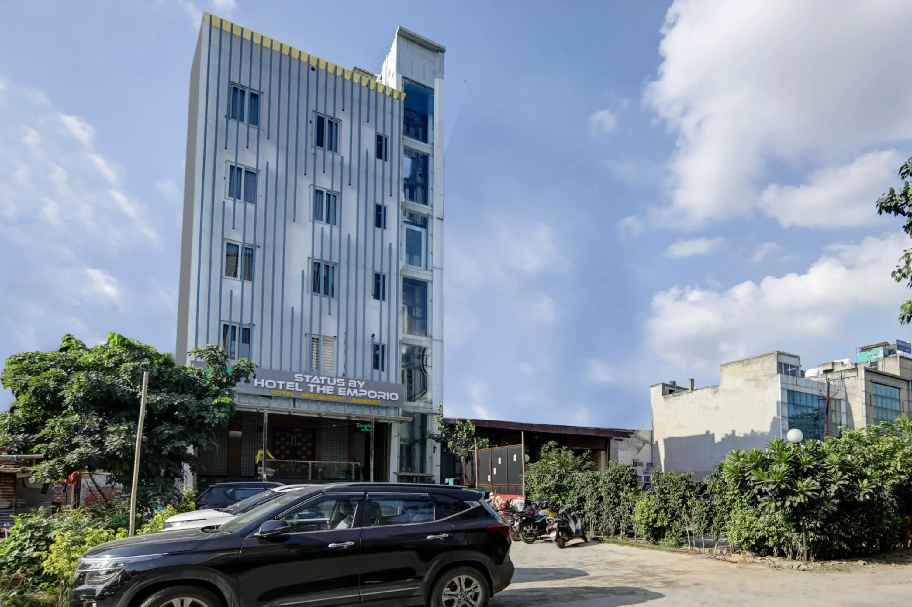 Property building in Status By Hotel The Emporio