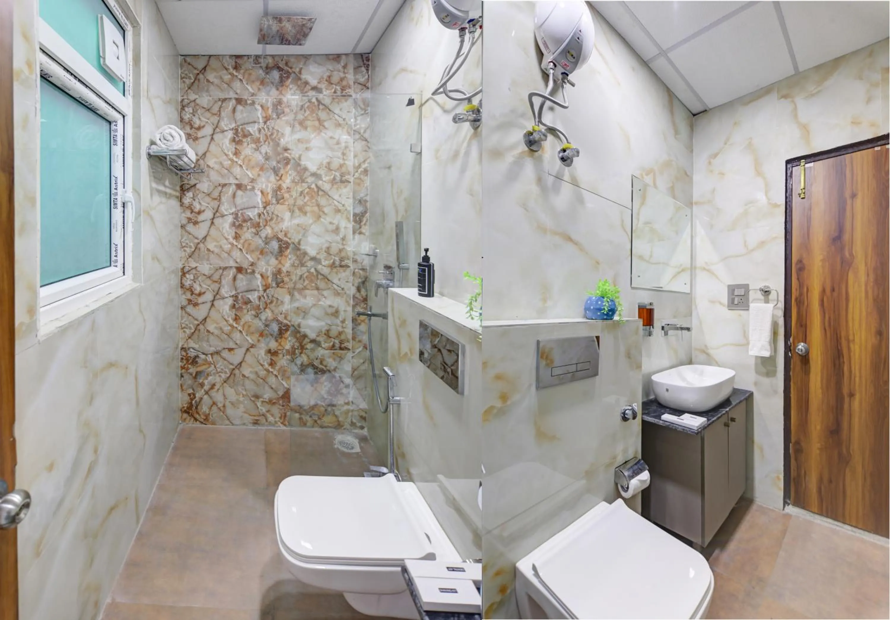 Shower in Status By Hotel The Emporio