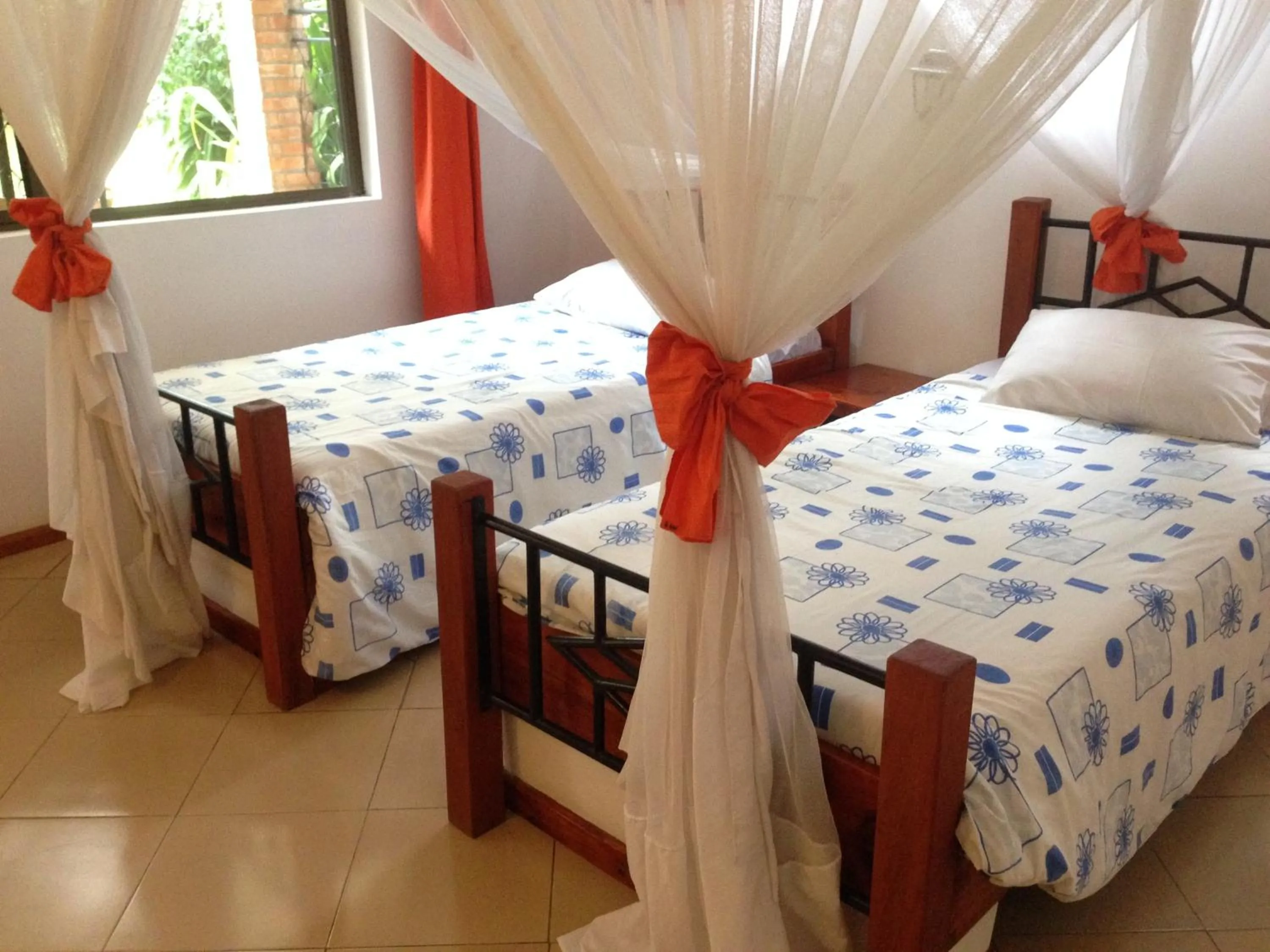 Day, Bed in Outpost Lodge