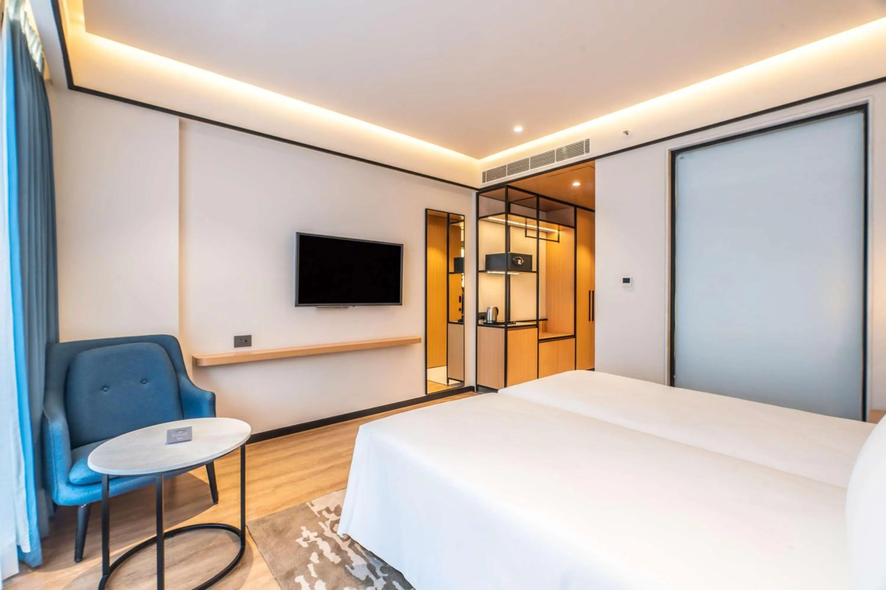 Bedroom, Bed in Radisson Hotel Prayagraj