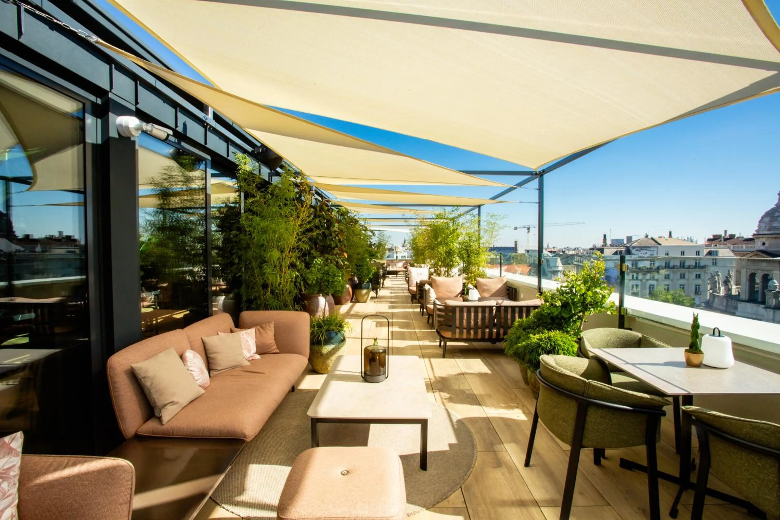 Restaurant/places to eat in Radisson Collection Hotel, Basilica Budapest