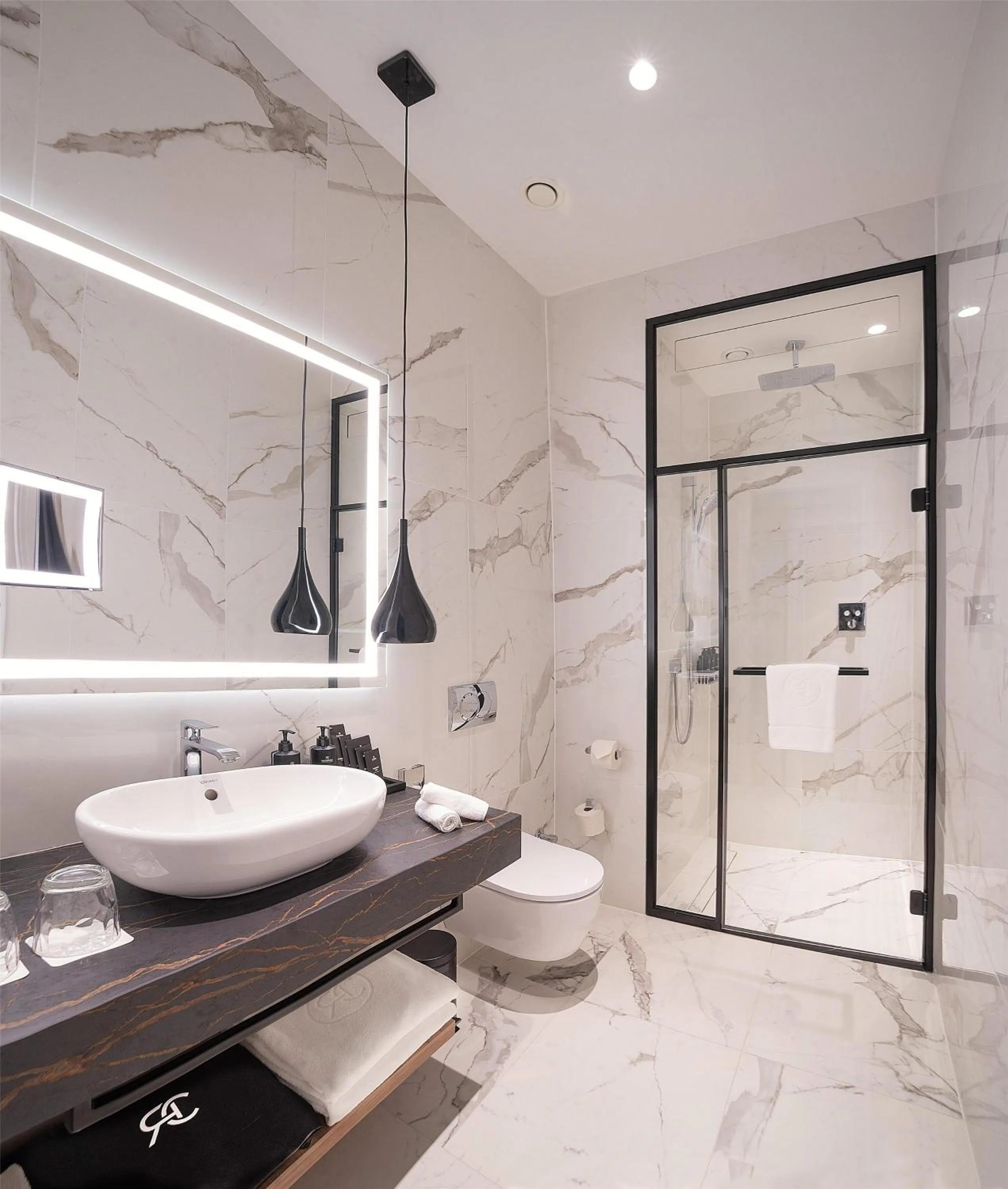 Shower in Radisson Collection Hotel, Basilica Budapest