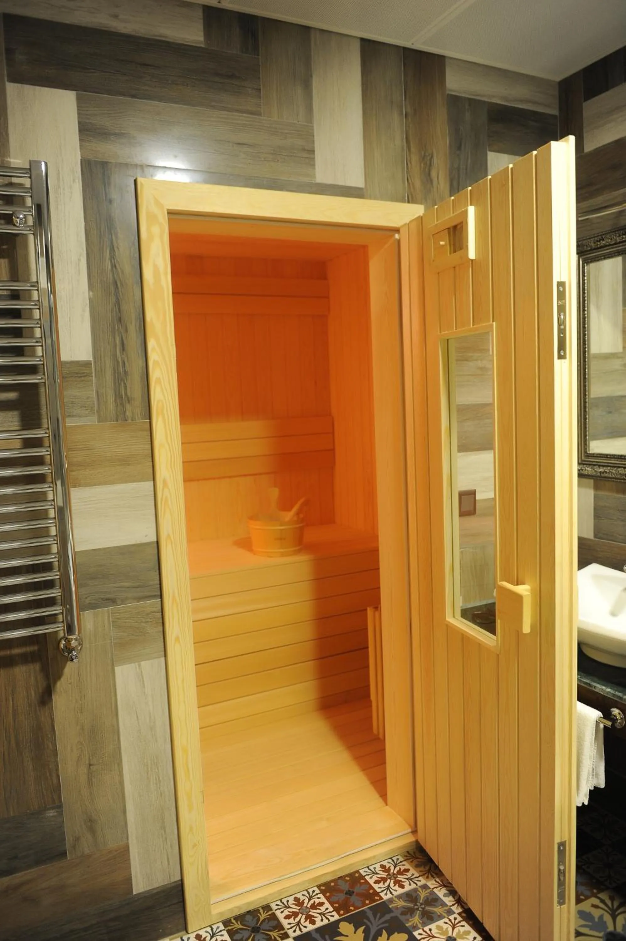 Sauna in Neba Royal Hotel