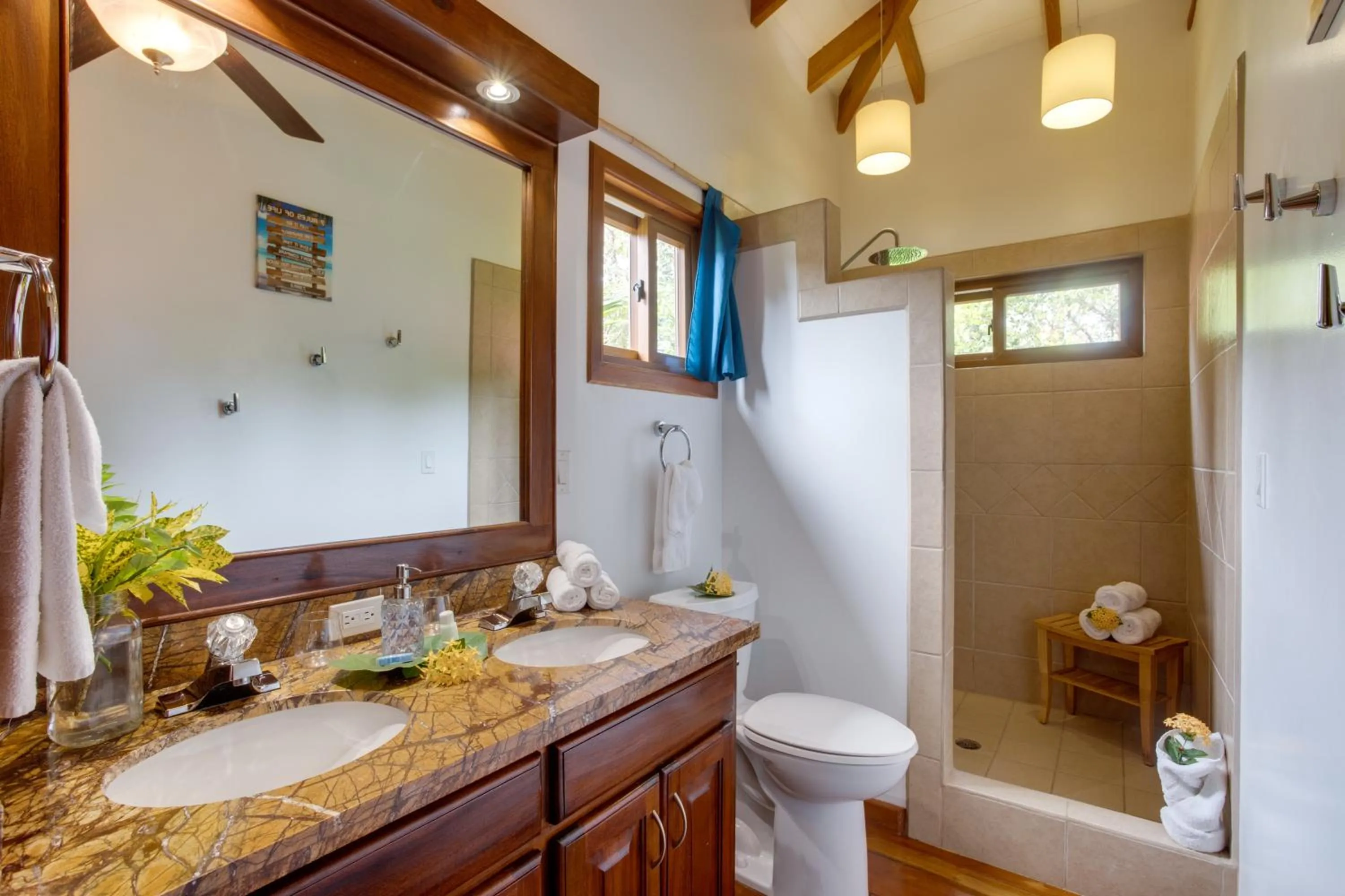 Public Bath in Mariposa Belize Beach Resort