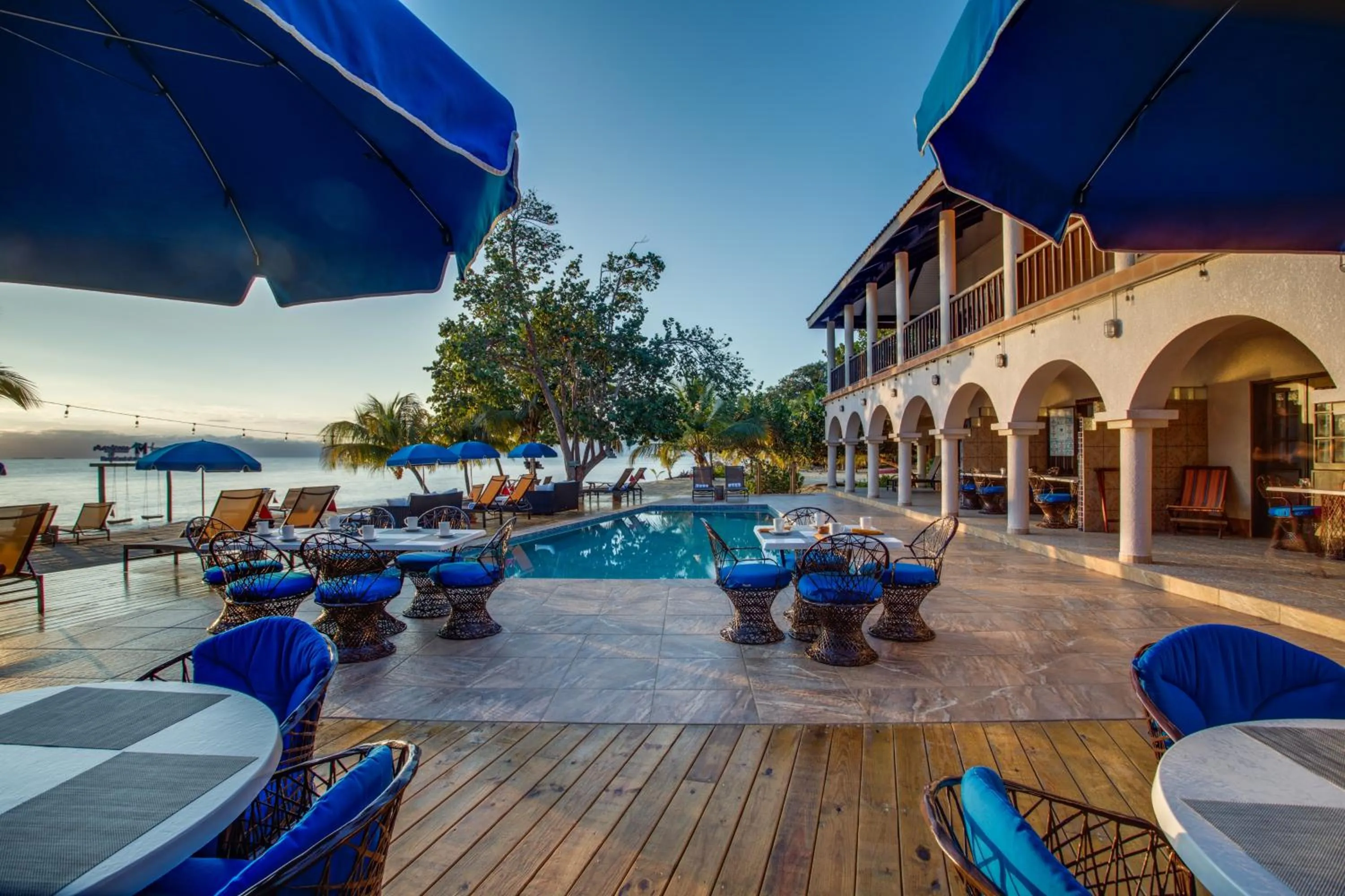 Restaurant/places to eat in Mariposa Belize Beach Resort