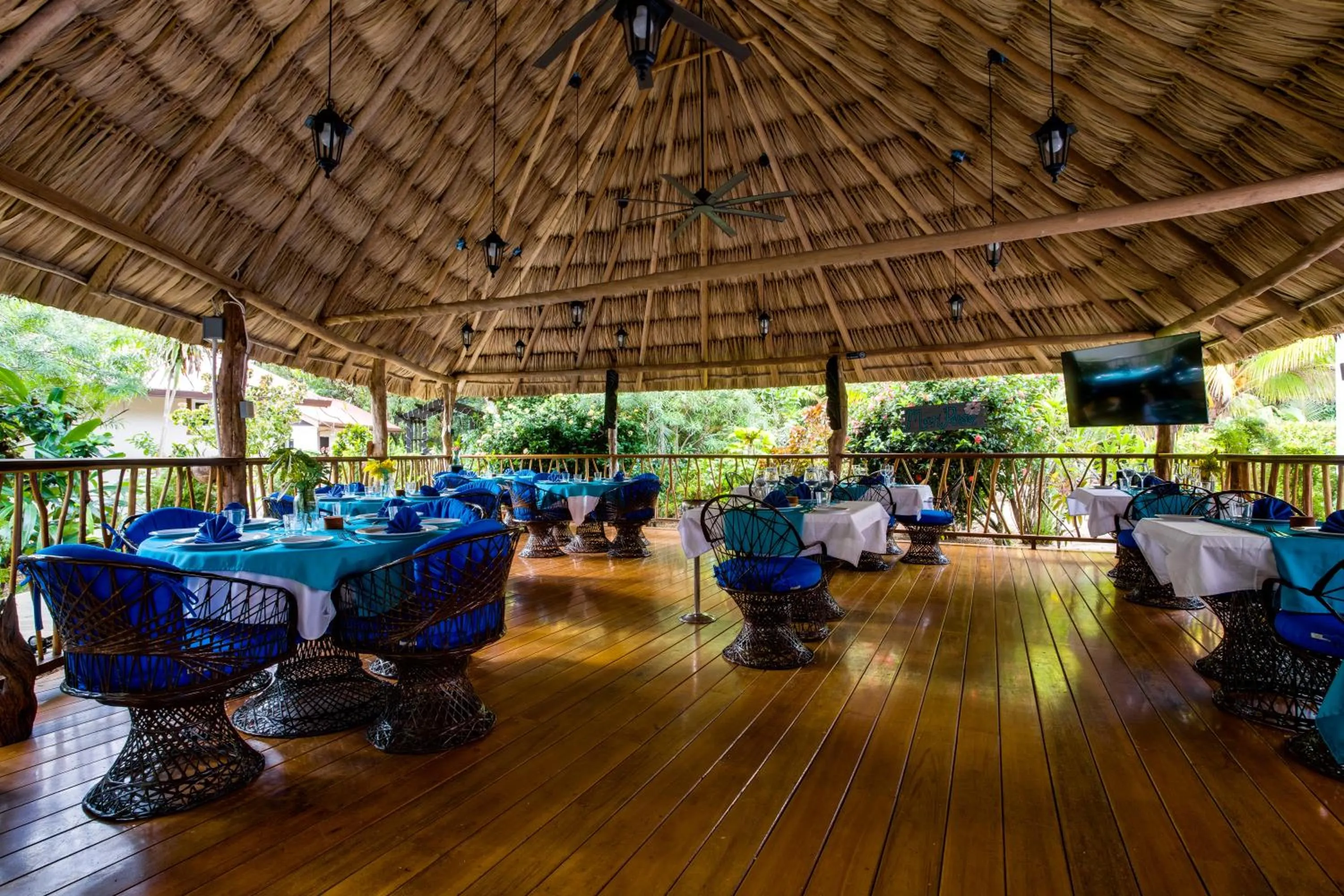 Restaurant/places to eat in Mariposa Belize Beach Resort