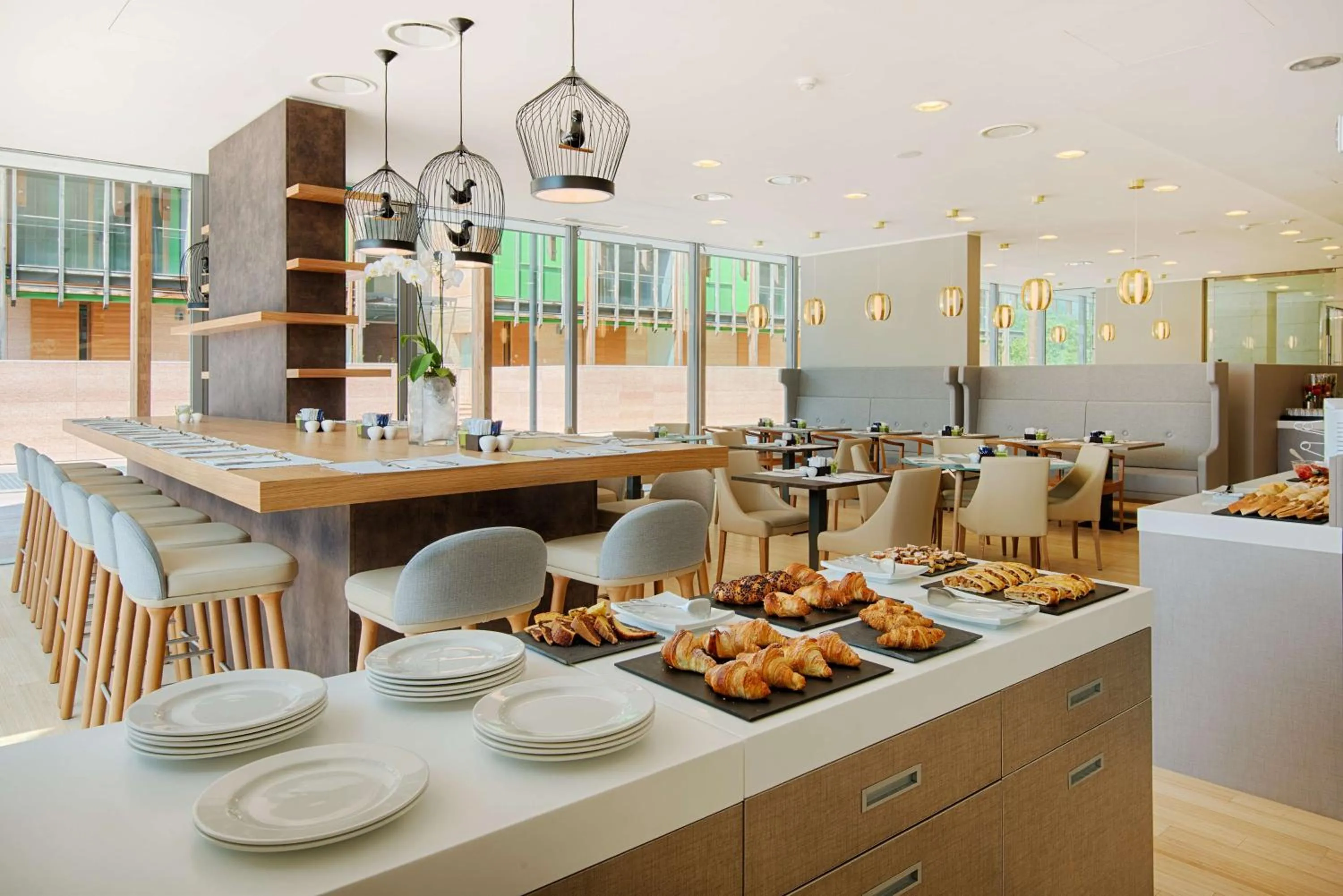 Restaurant/places to eat in NH Trento