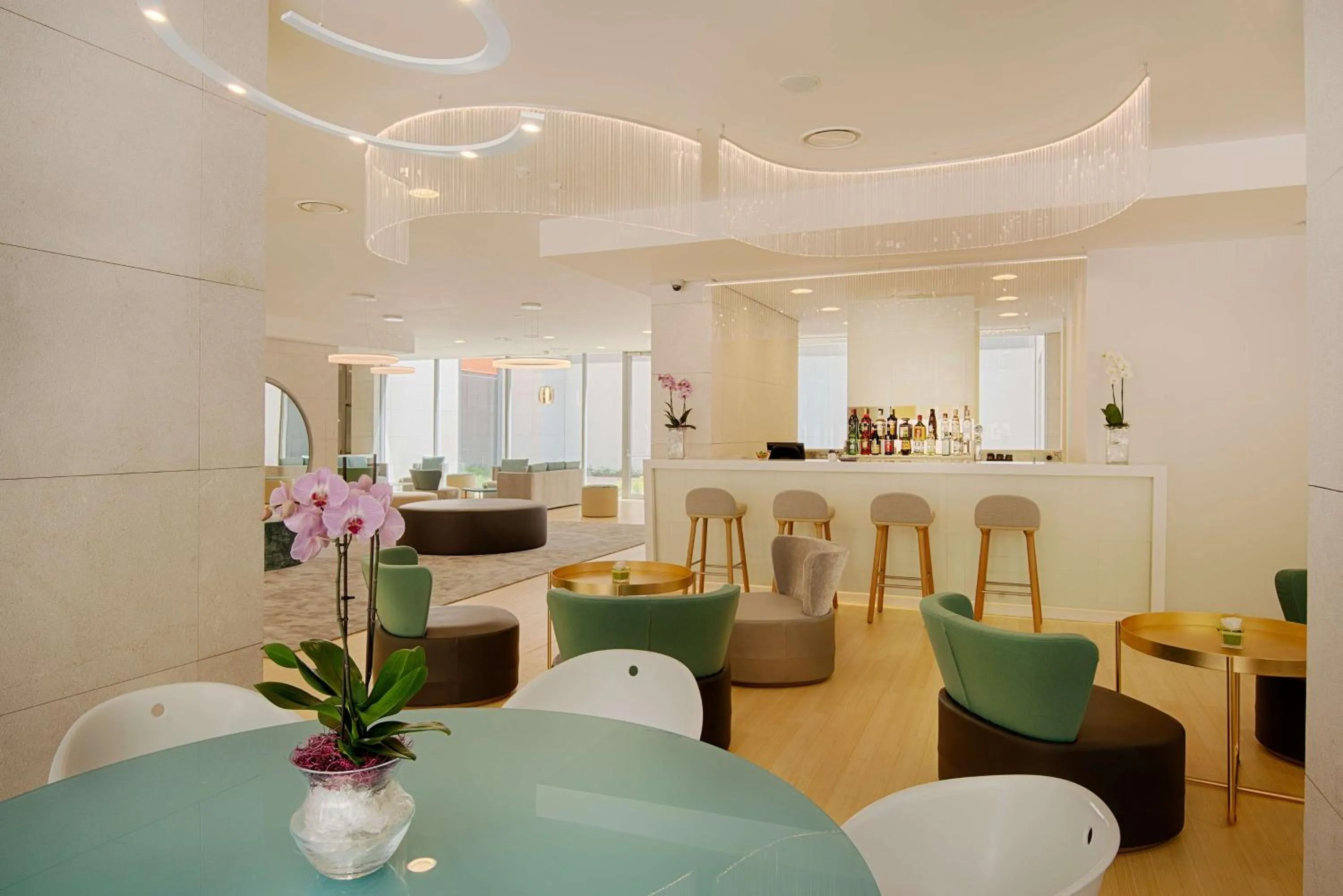 Lounge or bar in NH Trento