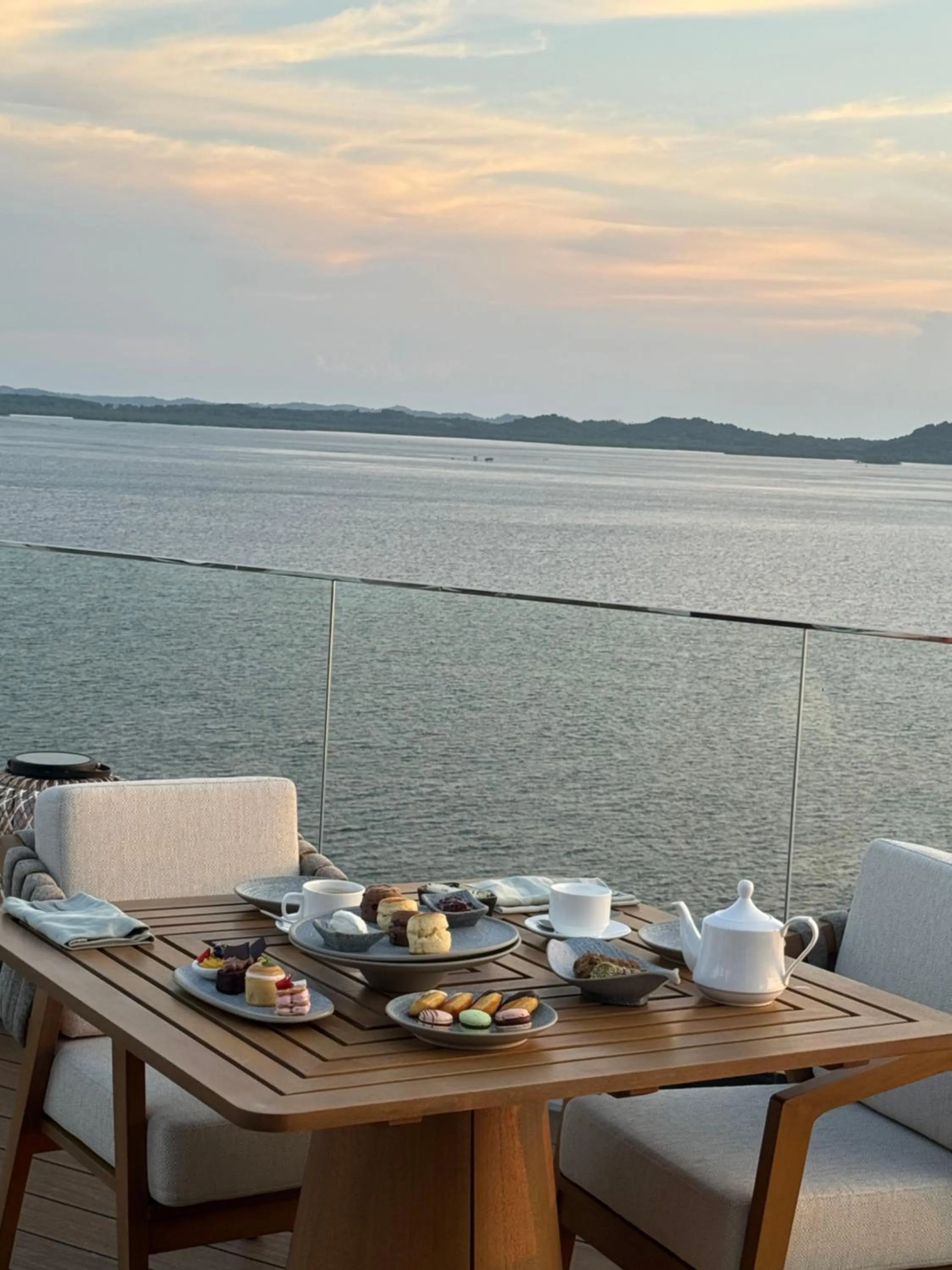 Coffee/tea facilities in The Westin Nirup Island Resort & Spa