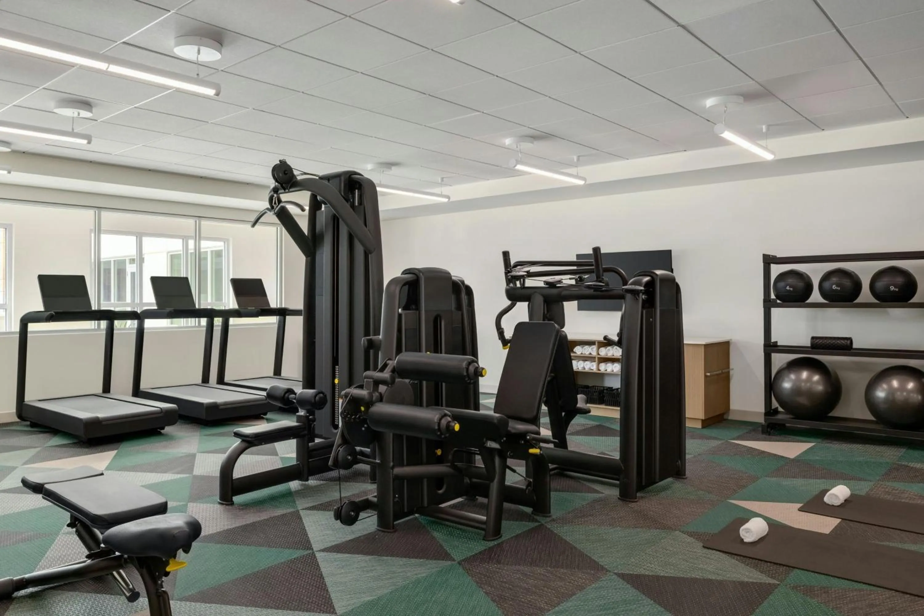 Fitness centre/facilities in Element Charleston Airport
