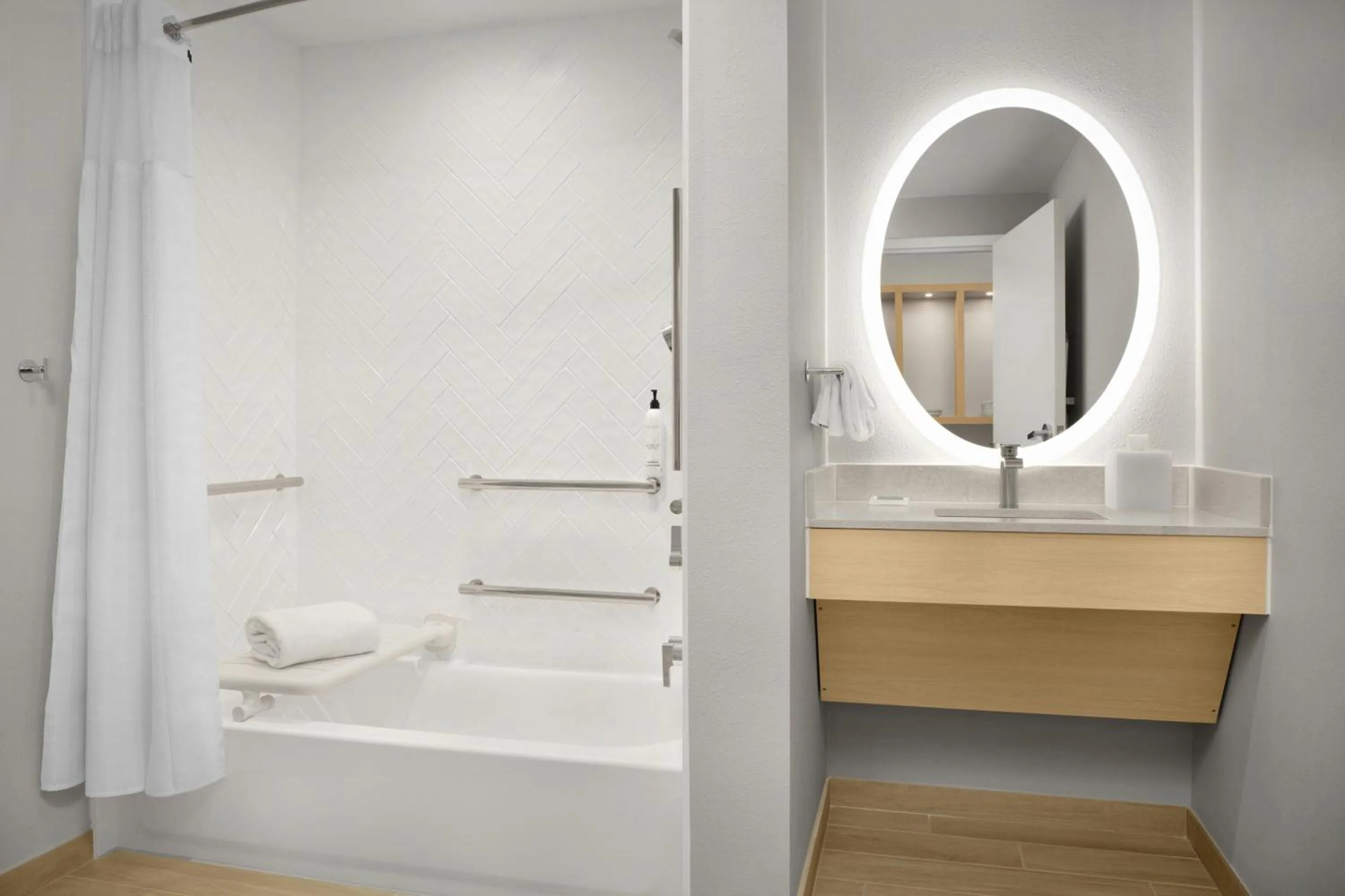 Bathroom in TownePlace Suites by Marriott Jacksonville Mayport