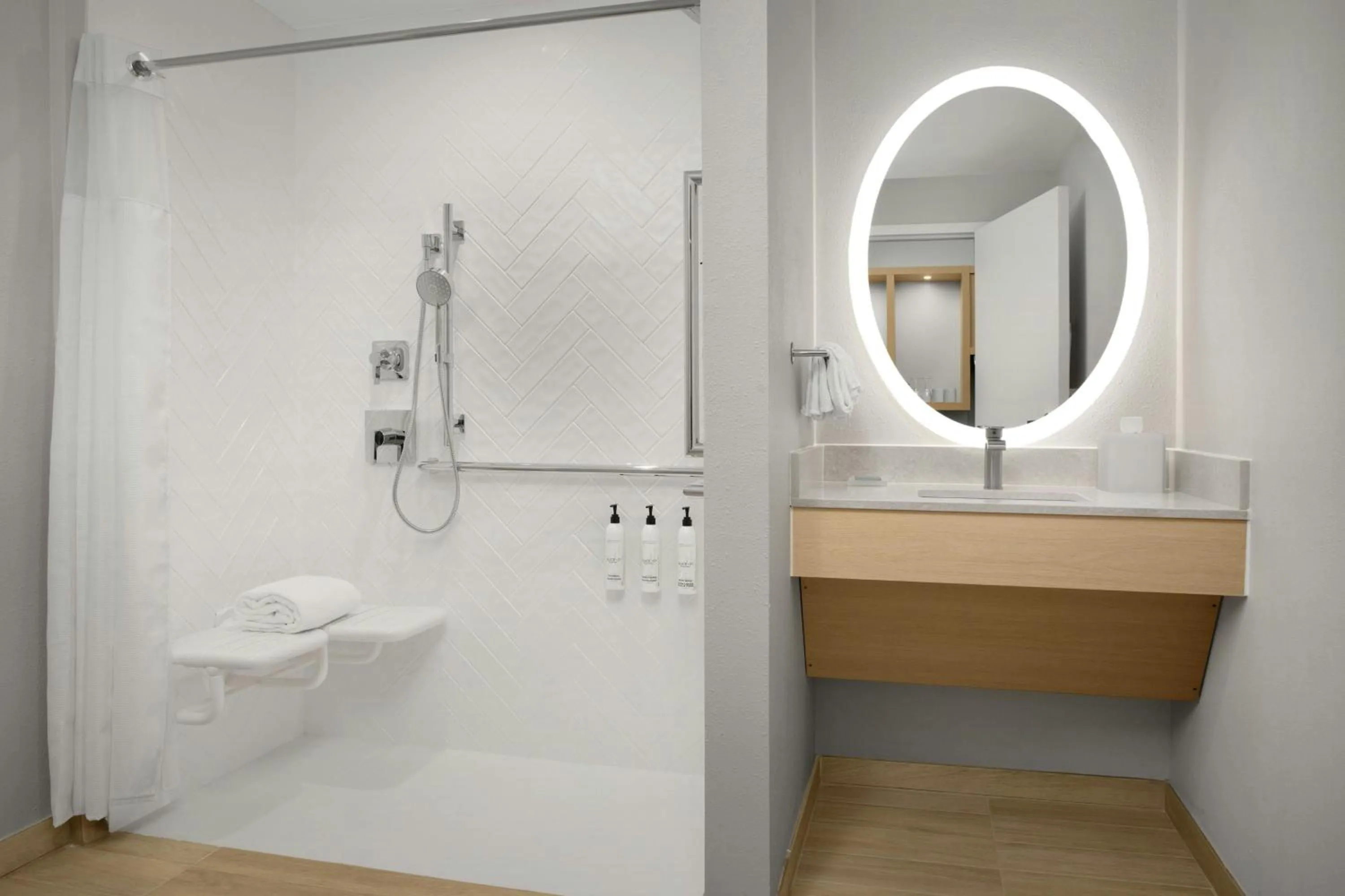 Bathroom in TownePlace Suites by Marriott Jacksonville Mayport