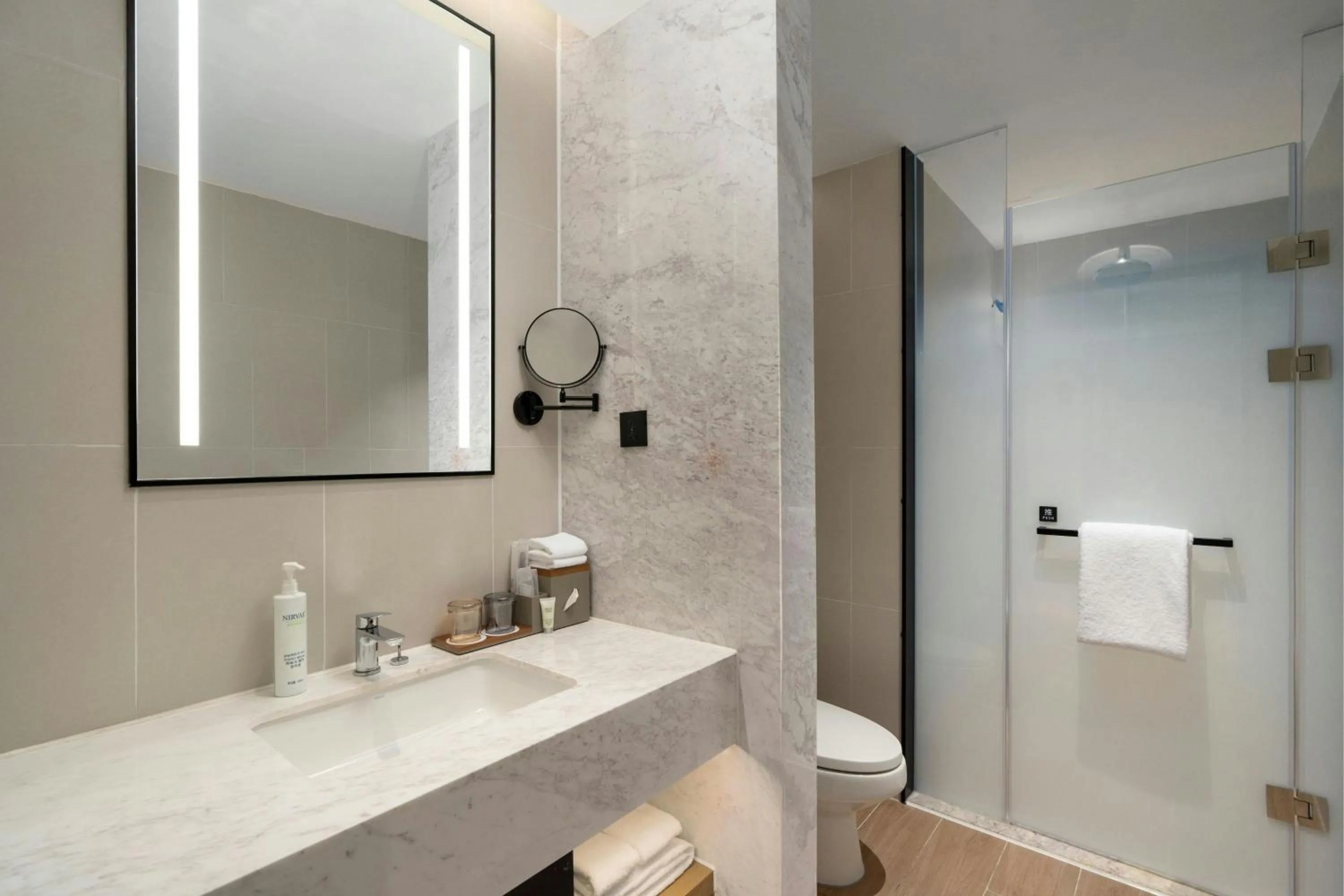 Photo of the whole room in Fairfield by Marriott Shijiazhuang Station