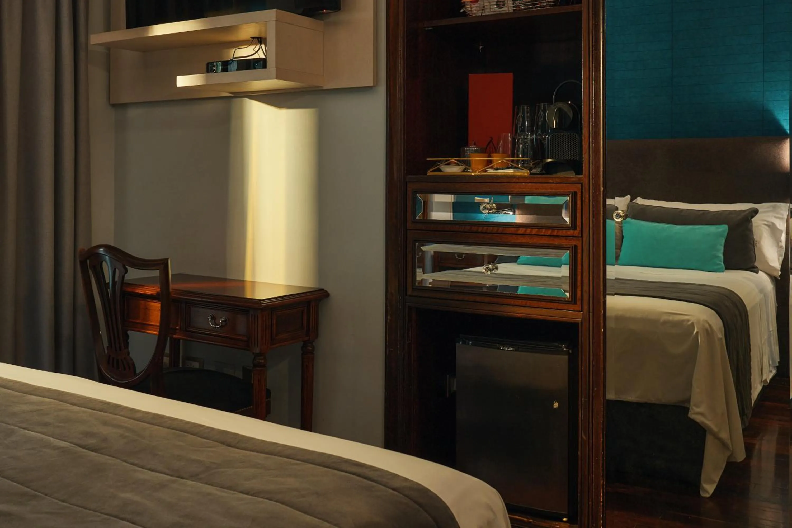 Seating area, Bed in Miravida Soho Hotel & Wine Bar