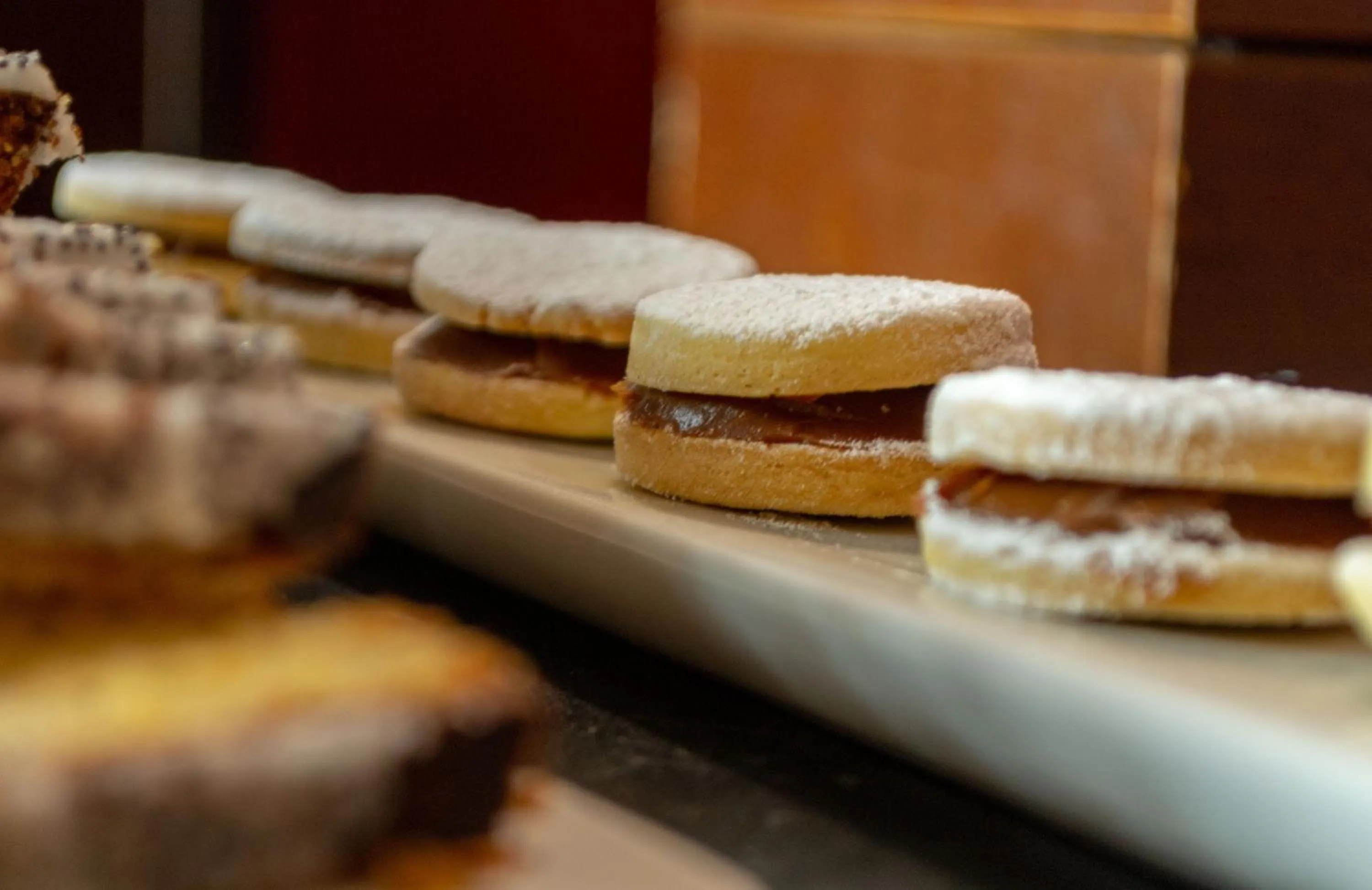 Food and drinks in Miravida Soho Hotel & Wine Bar