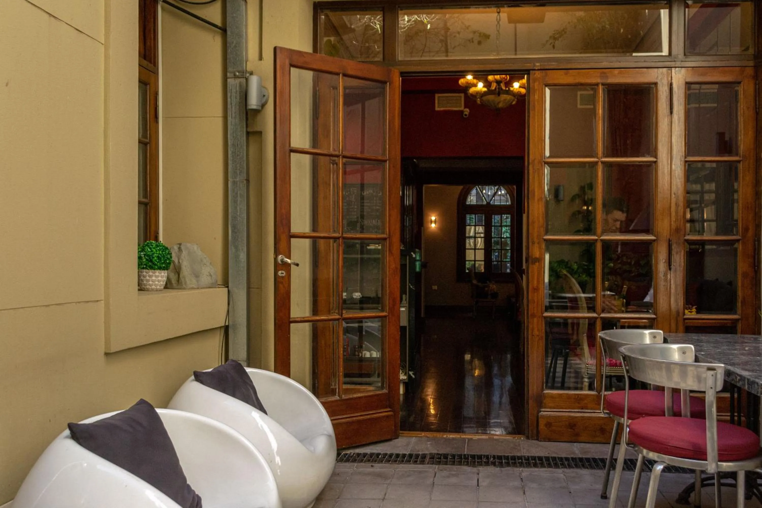 Restaurant/places to eat in Miravida Soho Hotel & Wine Bar