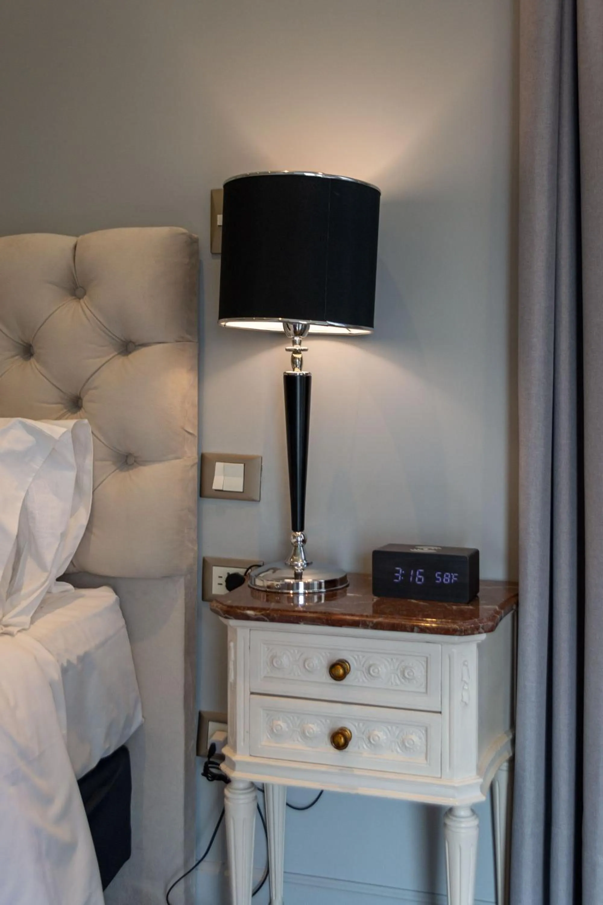 Bed in Miravida Soho Hotel & Wine Bar