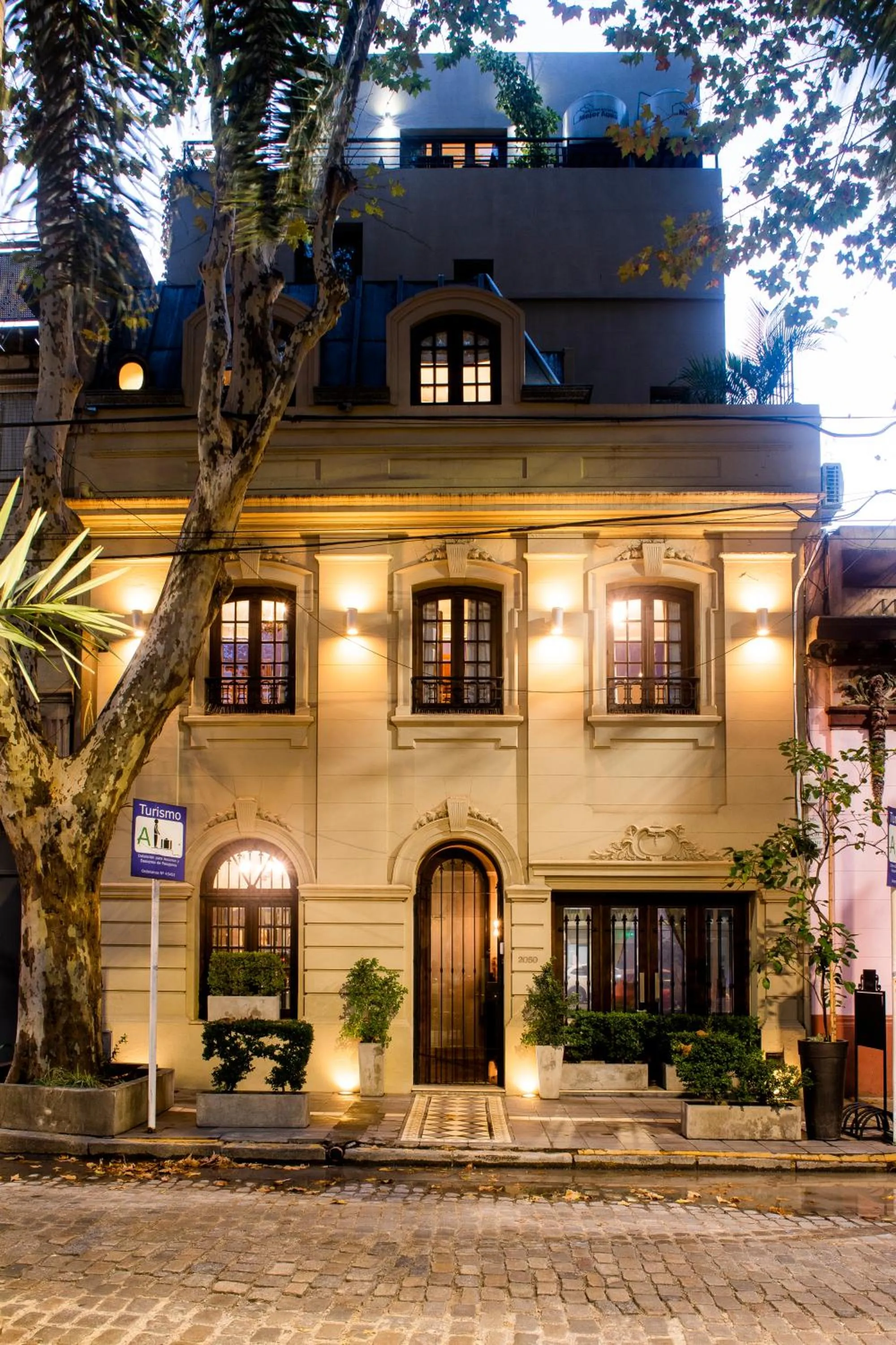 Property building in Miravida Soho Hotel & Wine Bar