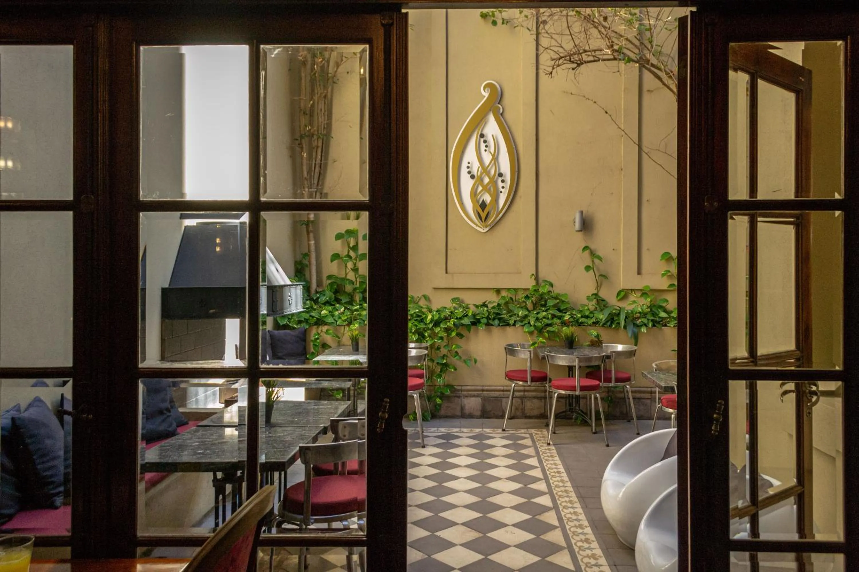 Restaurant/places to eat in Miravida Soho Hotel & Wine Bar