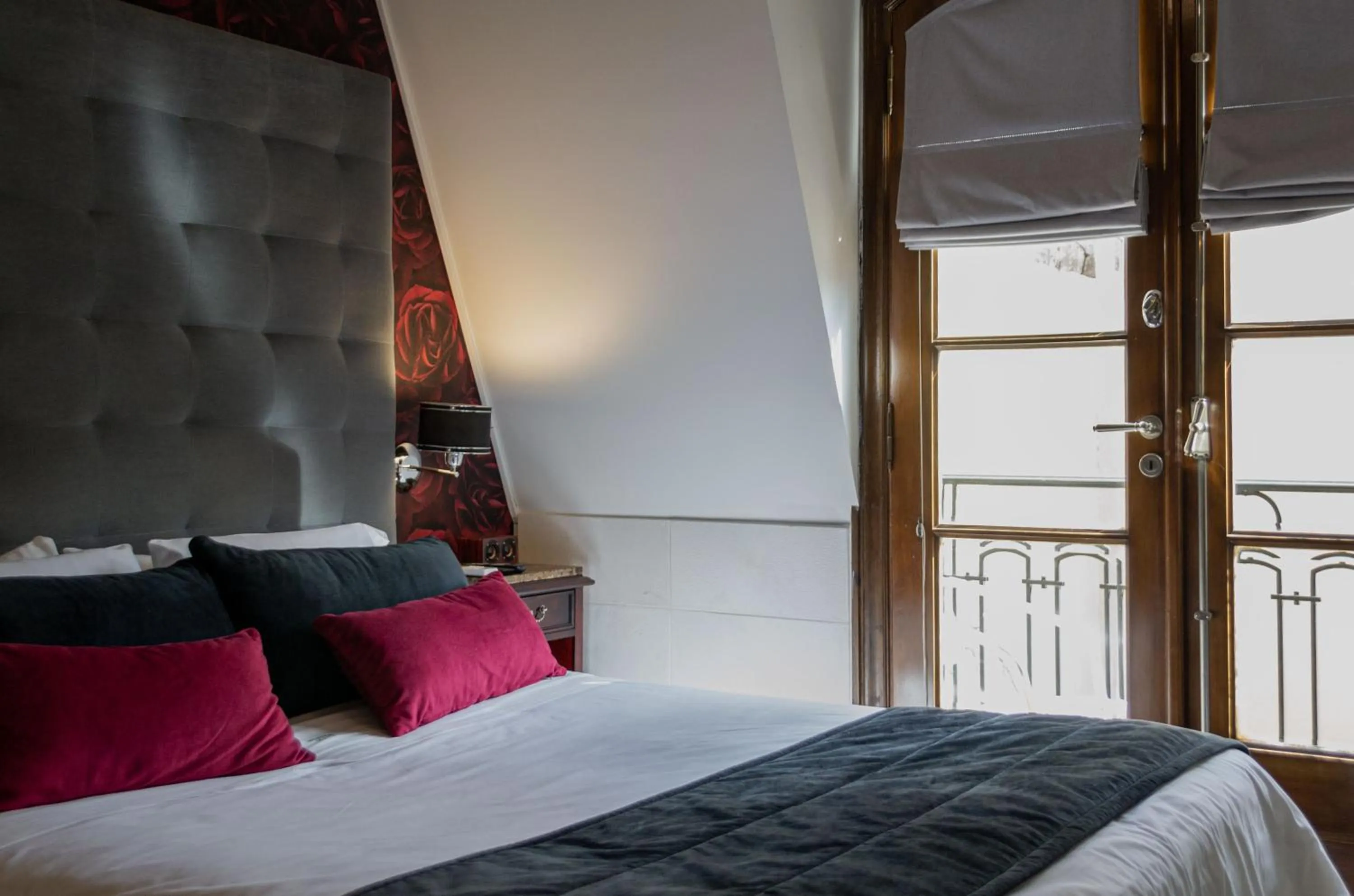 Bed in Miravida Soho Hotel & Wine Bar