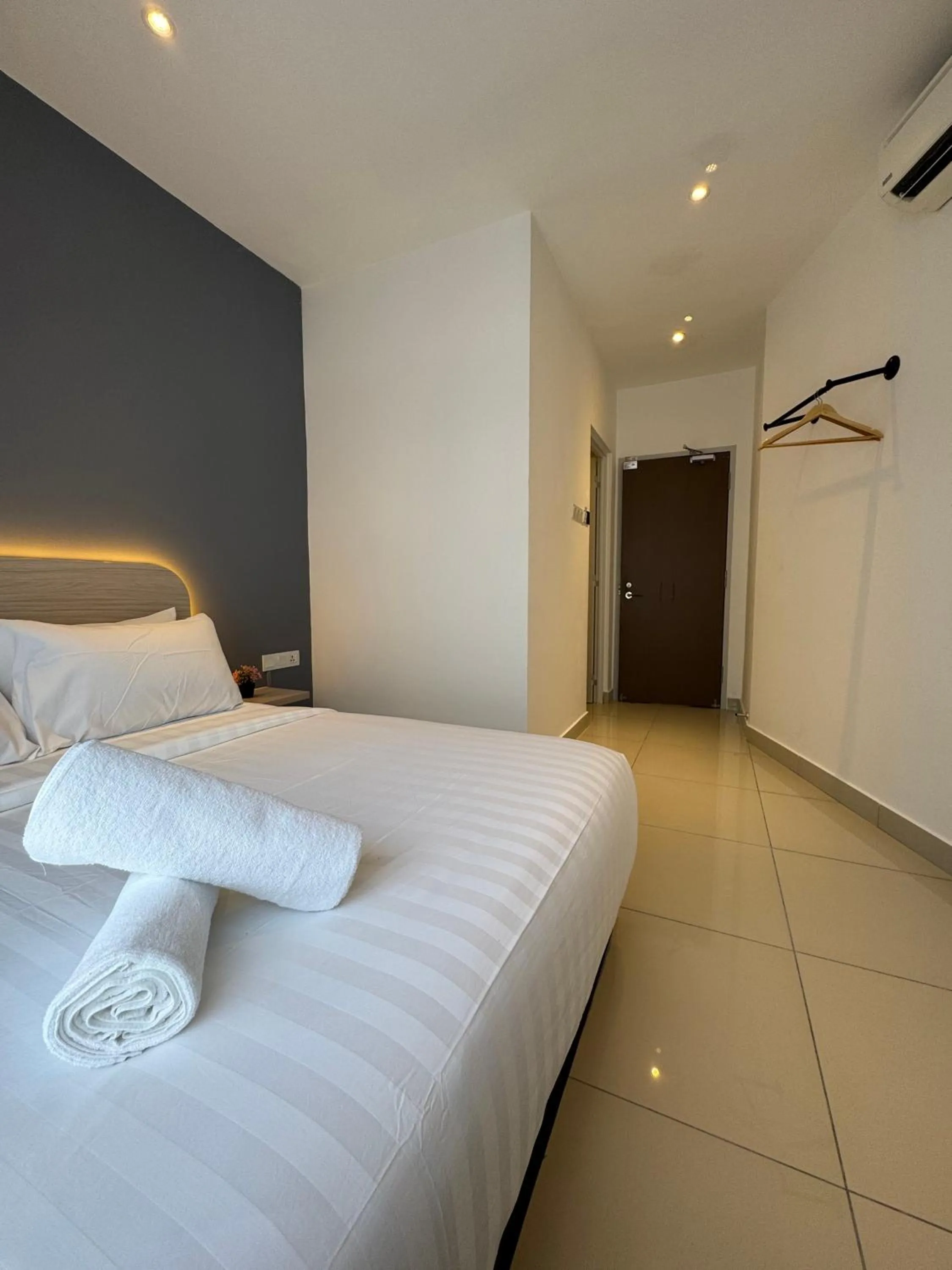 Bed in Maca Hotel by Sky Hive