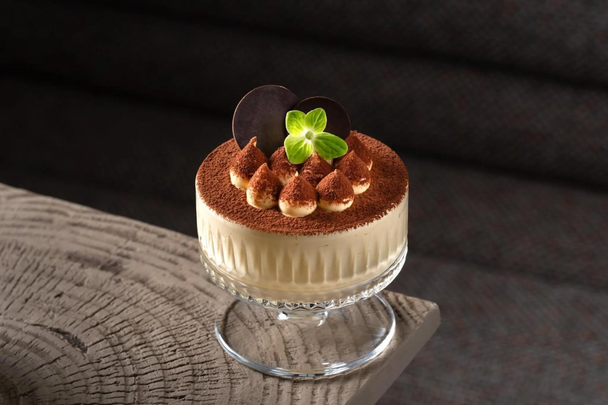 Lounge or bar in voco Sanya Dadonghai by IHG