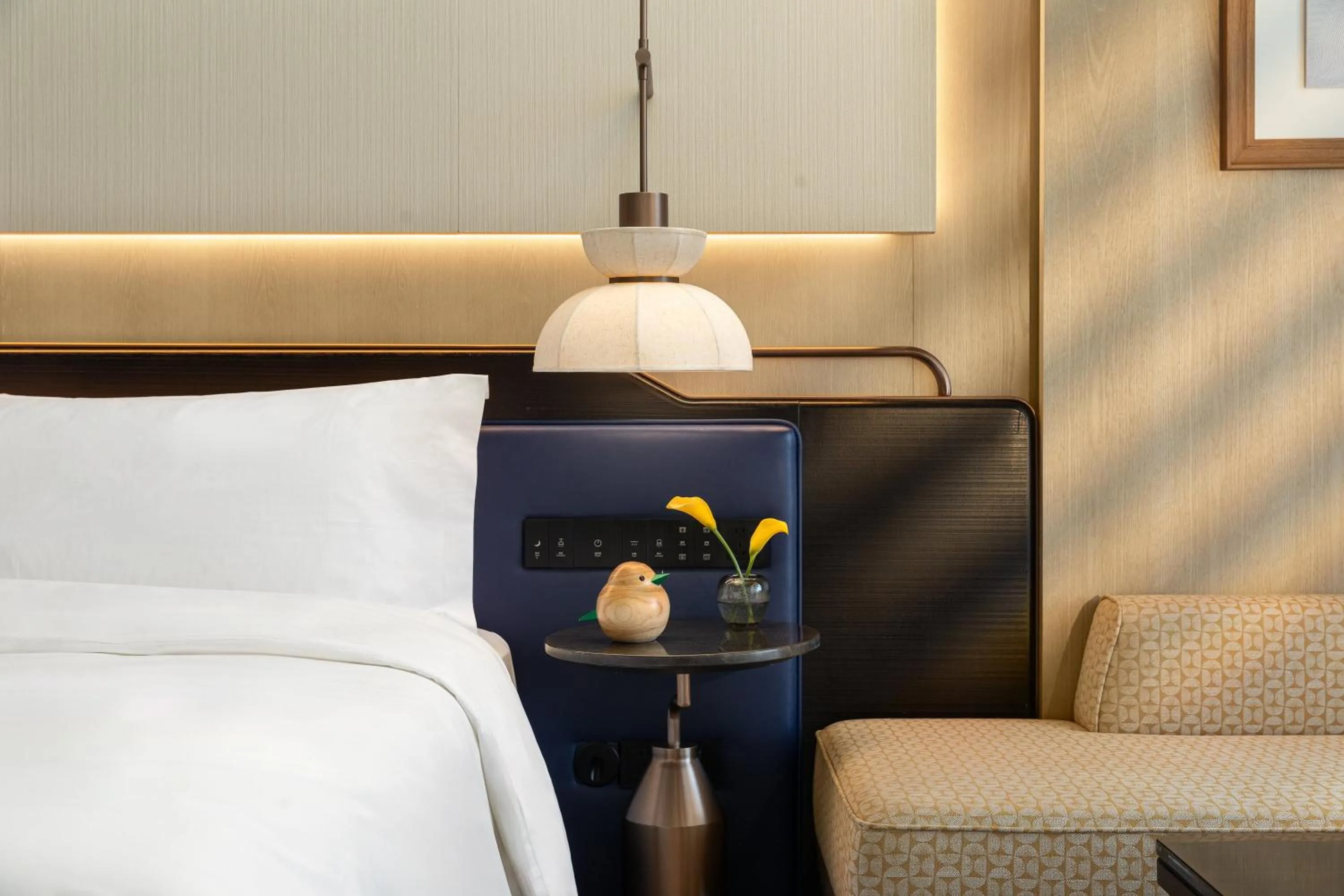 Photo of the whole room, Bed in voco Sanya Dadonghai by IHG