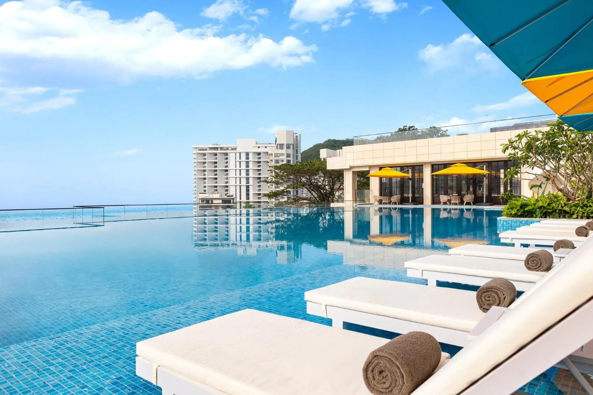 Swimming pool in voco Sanya Dadonghai by IHG