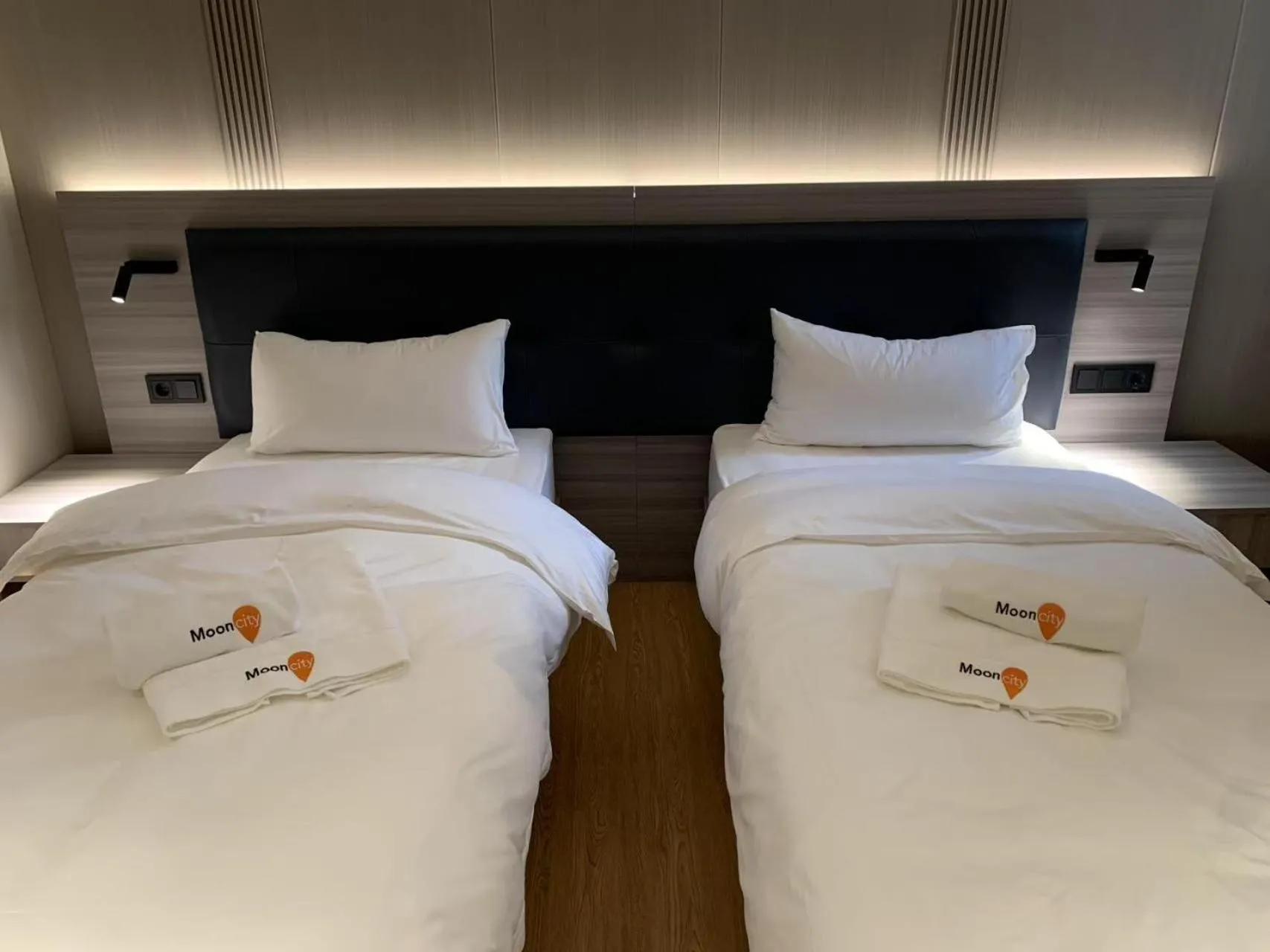 Bed in Mooncity Hotel & Boardinghouse