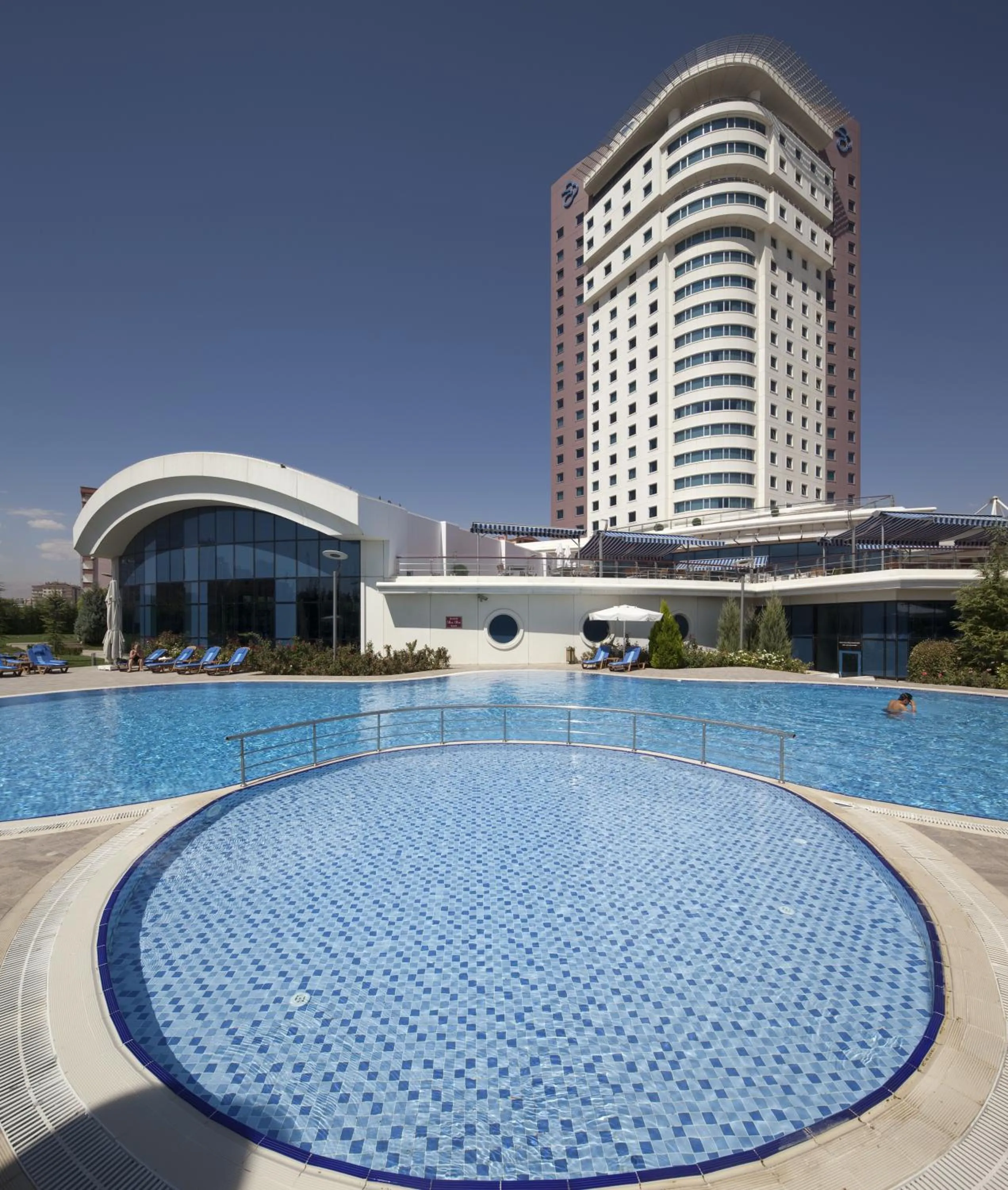 Swimming pool in Dedeman Konya Hotel Convention Center
