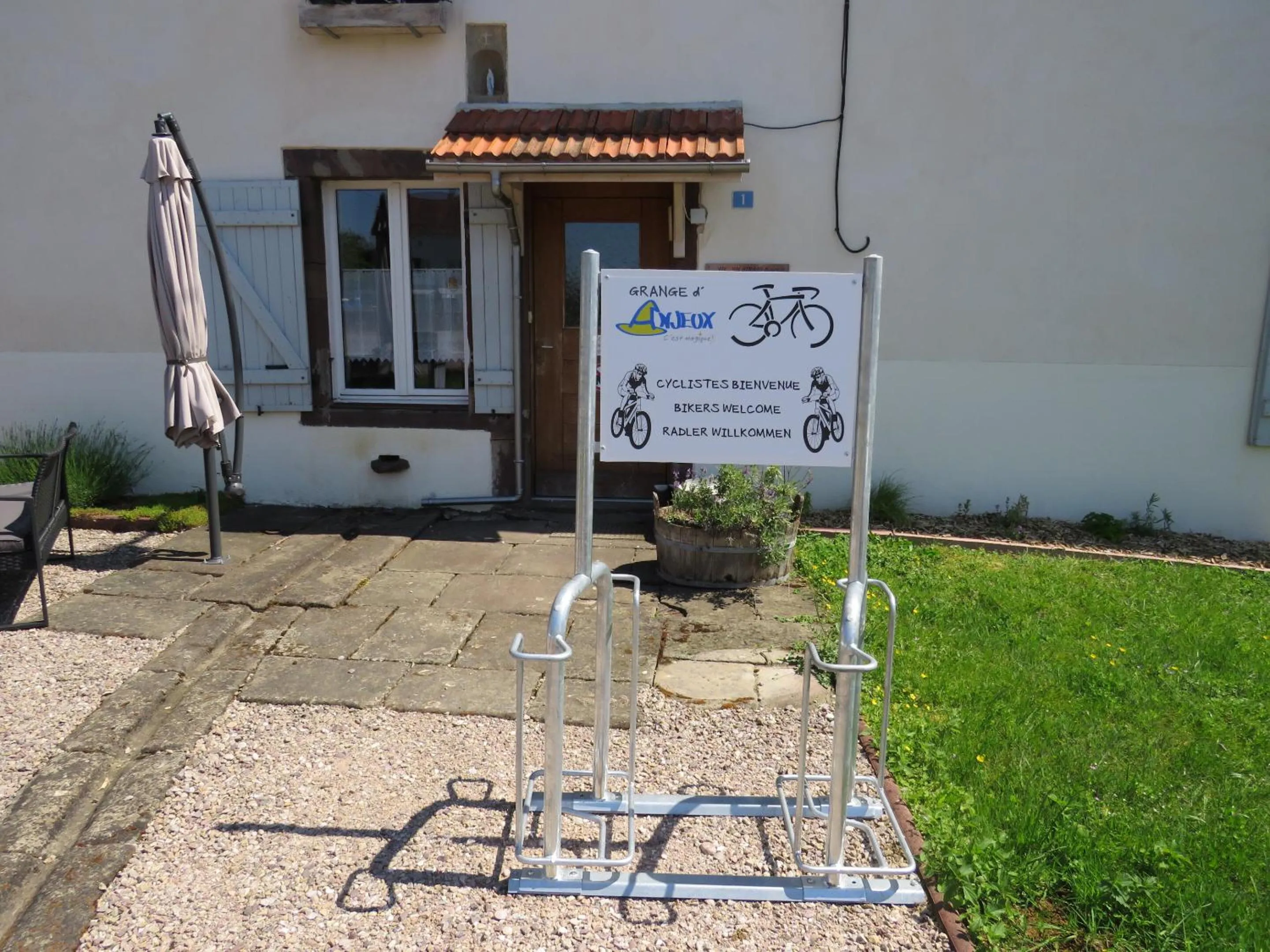 Property building in Grange d'Anjeux Bed & Breakfast