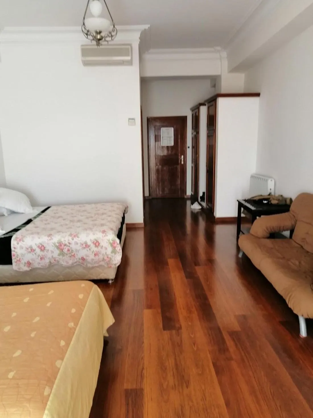 Bed in MAJESTIC Hotel Annaba