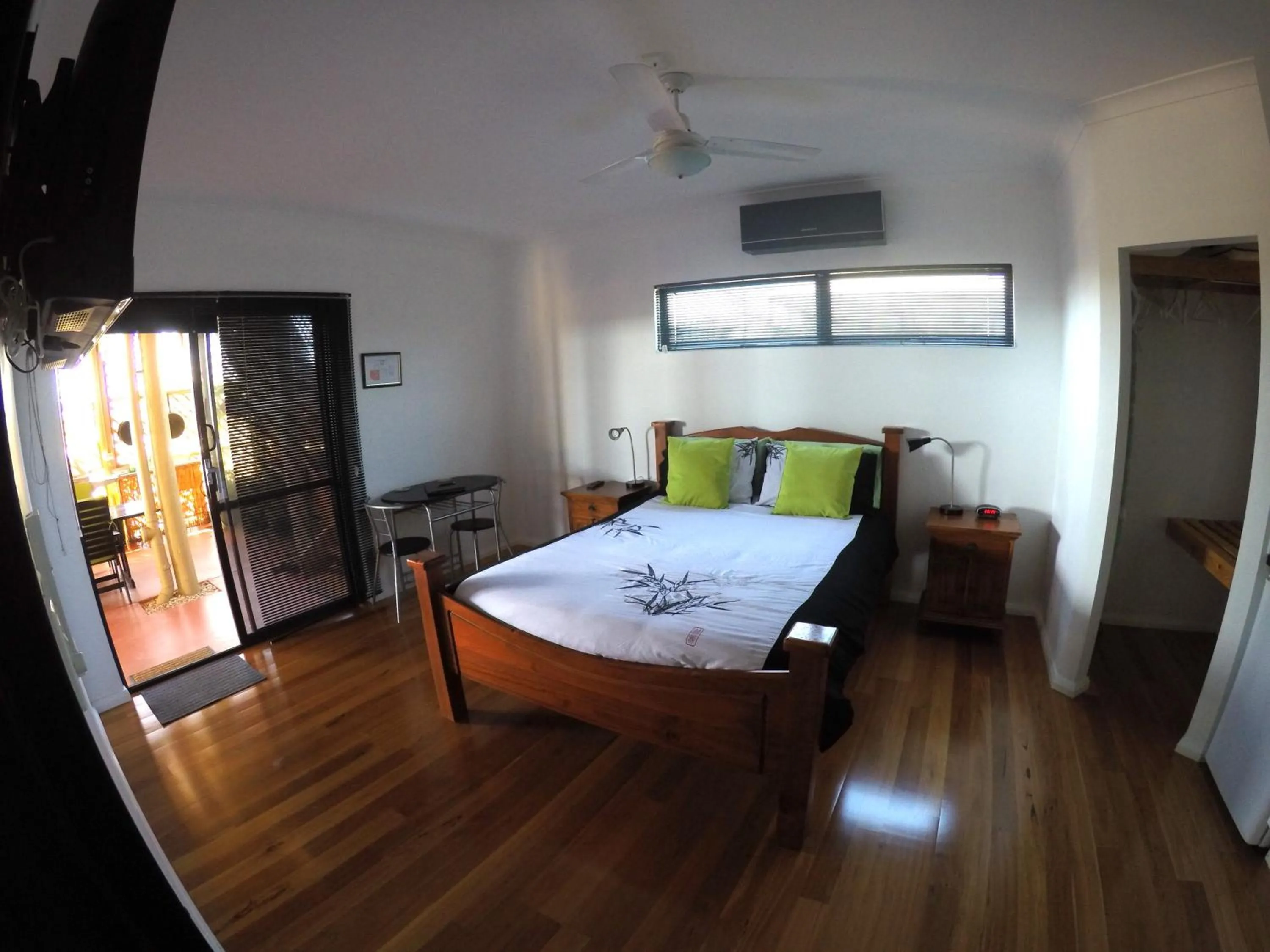 Photo of the whole room, Bed in On the Deck @ Shark Bay