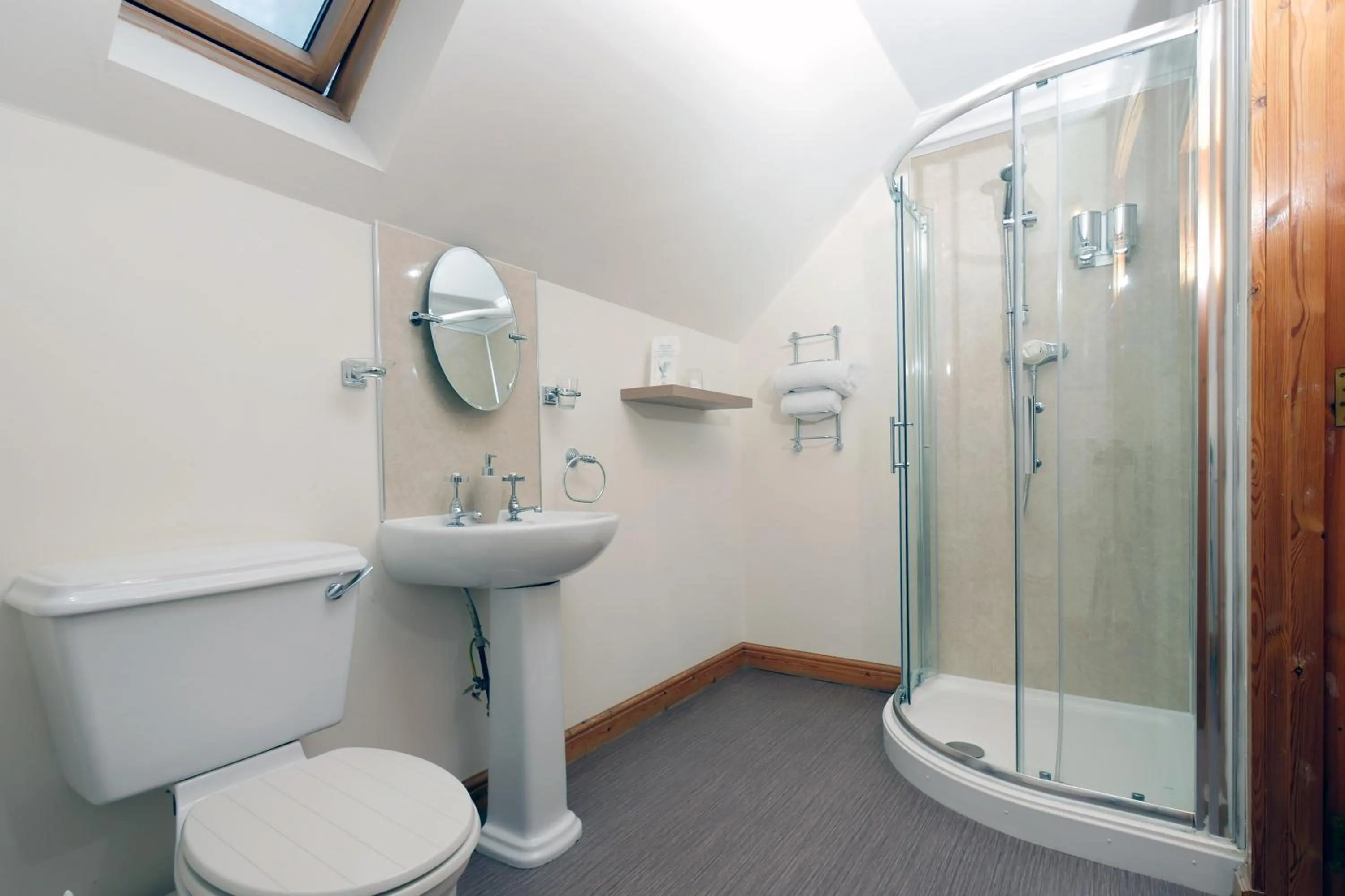 Bathroom in Culliss House B&B