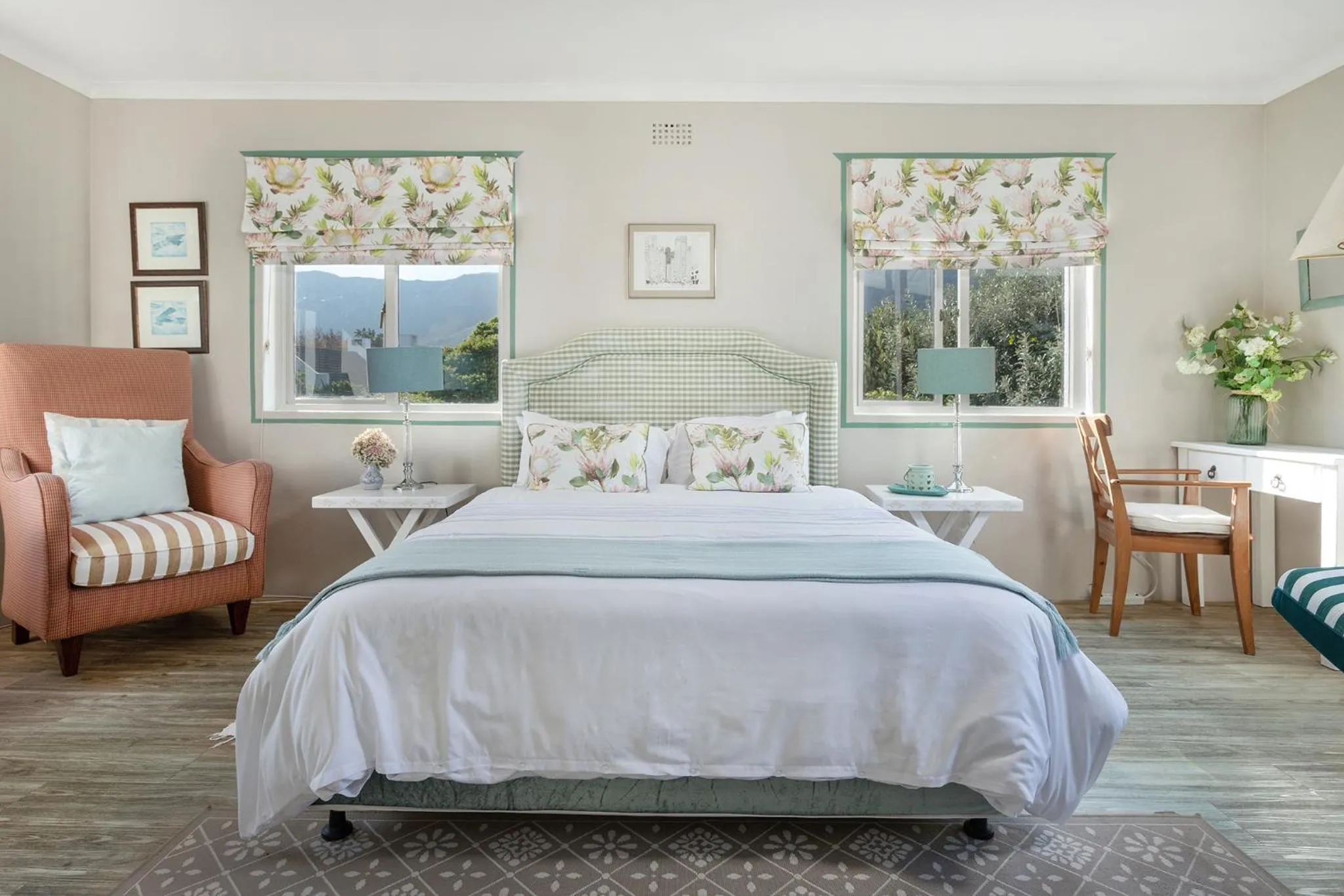 Photo of the whole room in Walker Bay Manor Mansion PTY